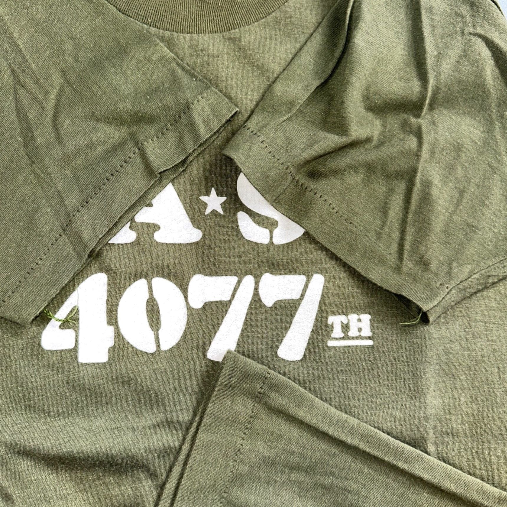 Vintage VINTAGE Screen Stars T-Shirt Men Large Green 80s 70s 90s Mash Army Sun Run 4077 Graphic Print Size US L / EU 52-54 / 3 - 3 Thumbnail
