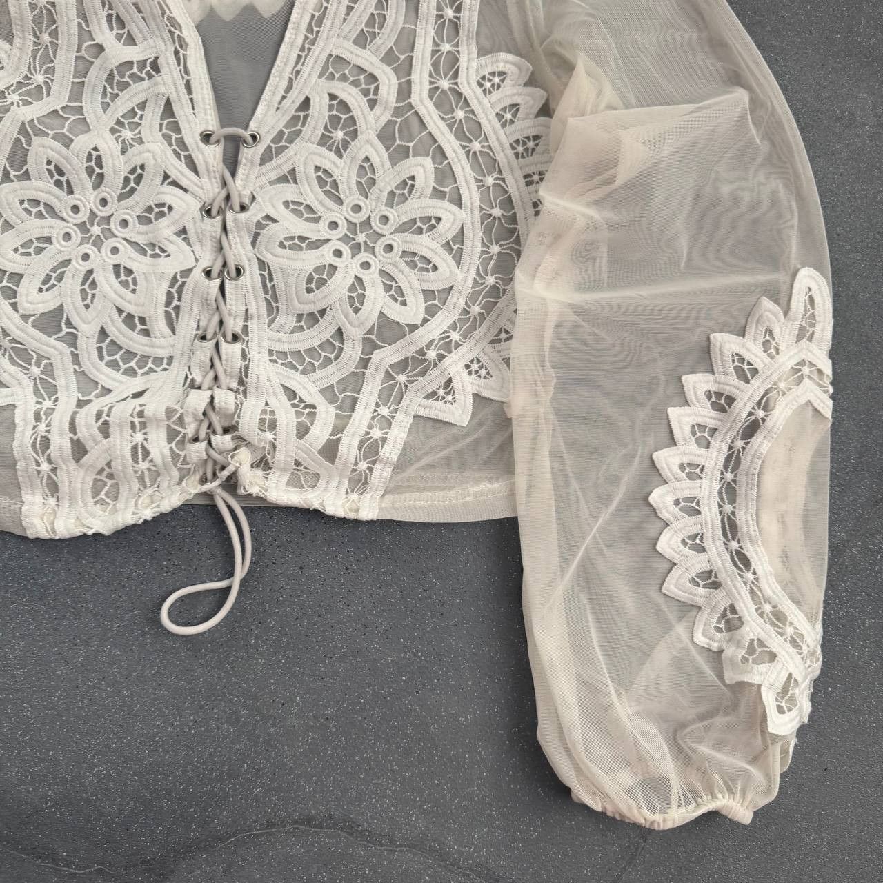 Japanese Brand Vintage Mesh Lace Long Sleeve Blouse Size M / US 6-8 / IT 42-44 - 6 Thumbnail