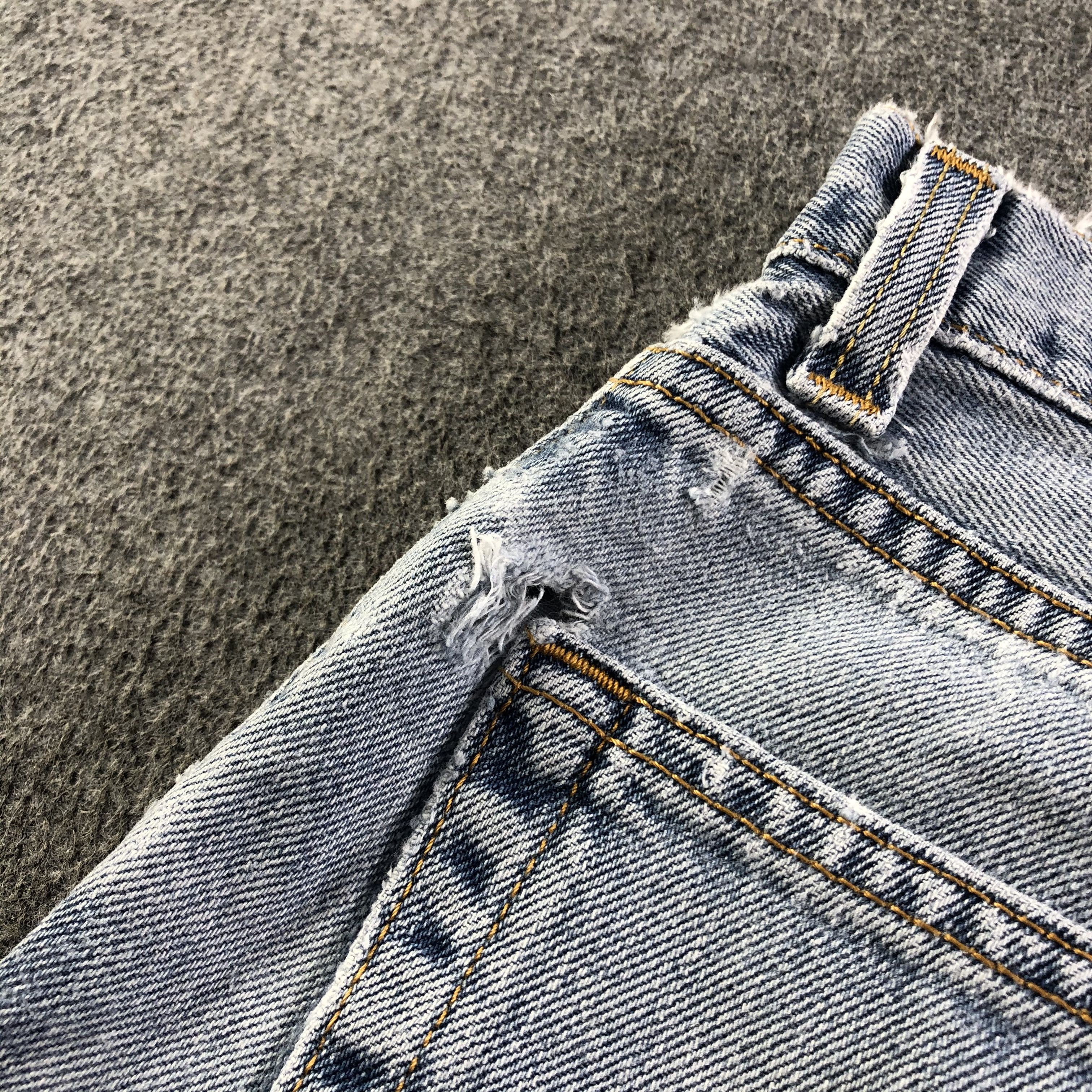 Levi's Vintage Light Wash Levis 505 Jeans-J3721 Size US 37 - 8 Thumbnail