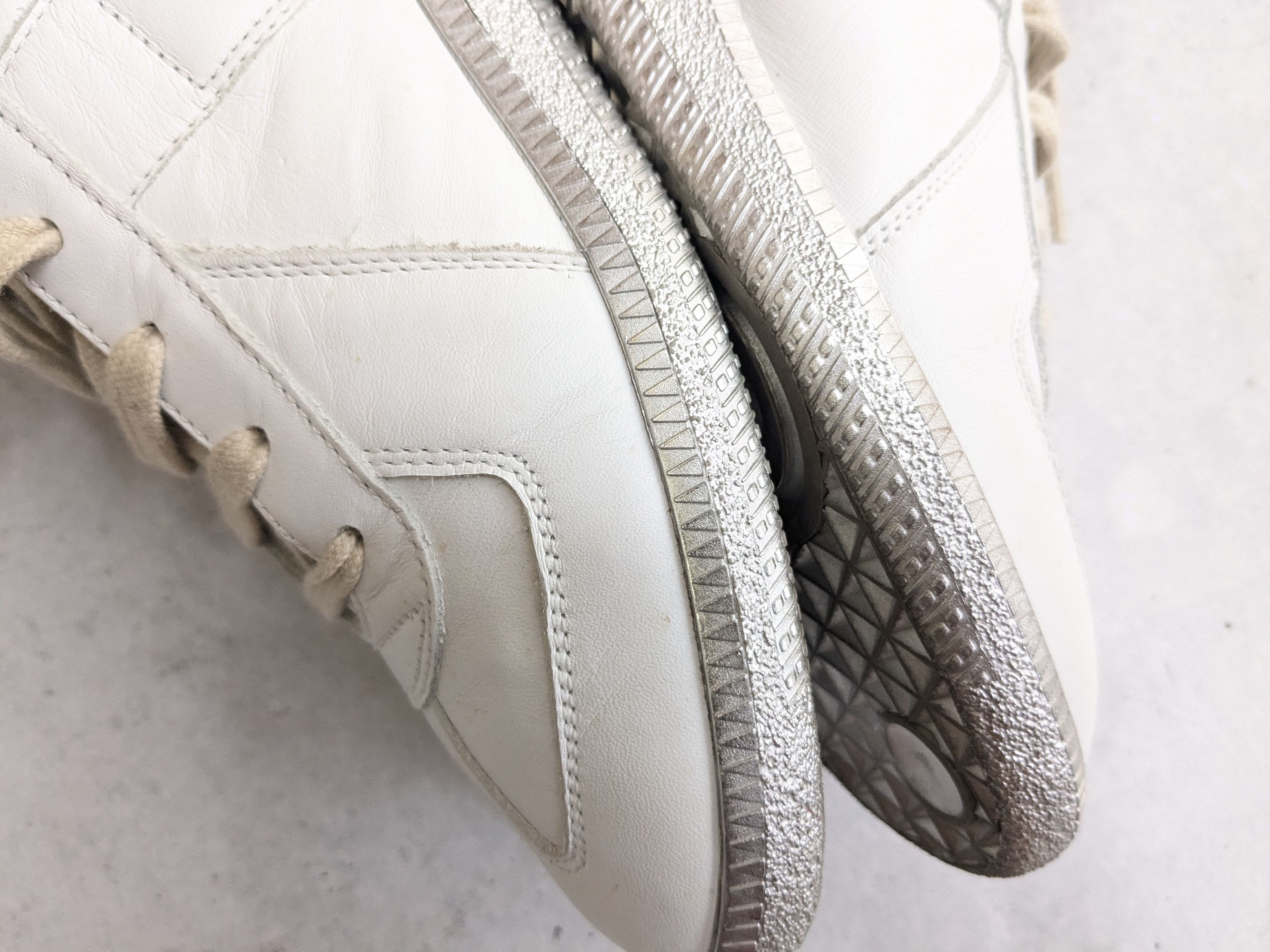 Maison Margiela Maison Margiela Gat Replica White Silver 9 42 Low Tops Size US 9 / EU 42 - 11 Thumbnail