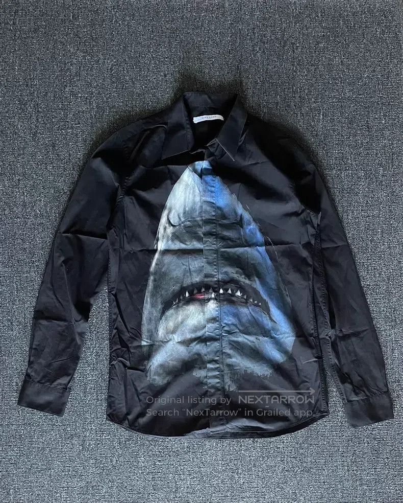 Givenchy Givenchy size 39 Shark Shirt Size US M / EU 48-50 / 2 - 1 Thumbnail