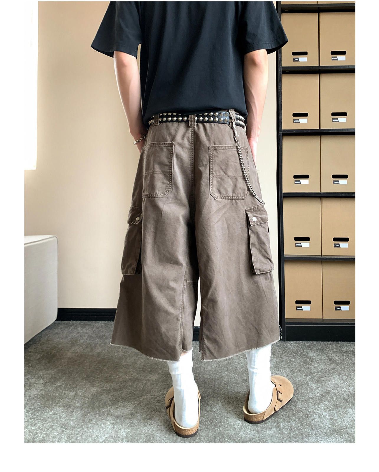 Other Brown Multi-Pocket Cotton Cargo Shorts Size US 32 / EU 48 - 6 Thumbnail