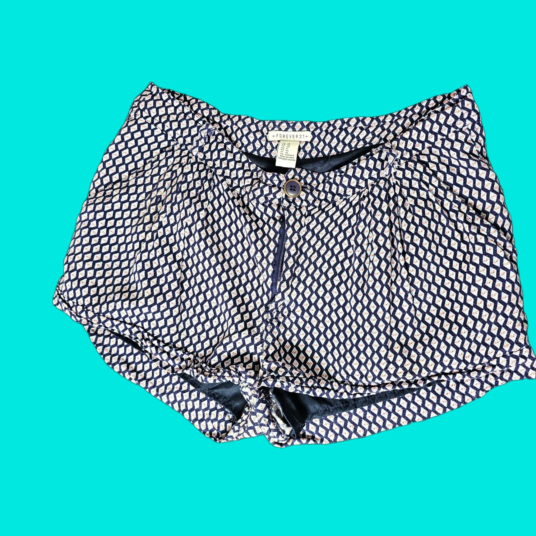 Forever 21 Forever 21 Shorts Bermuda Womens 26 Blue Casual Flat Front Geometric Pocket Zip Button Cotton Blend Size 42" / US 20 - 1 Thumbnail