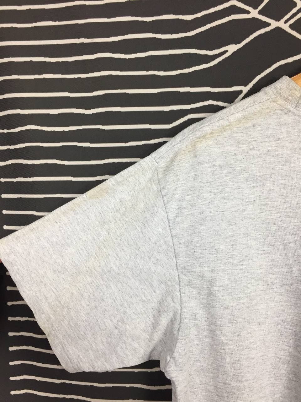 Nike Vtg 90s Distressed Nike "ROCK" Chicks Logo Spell Out Tee Size US M / EU 48-50 / 2 - 19 Thumbnail