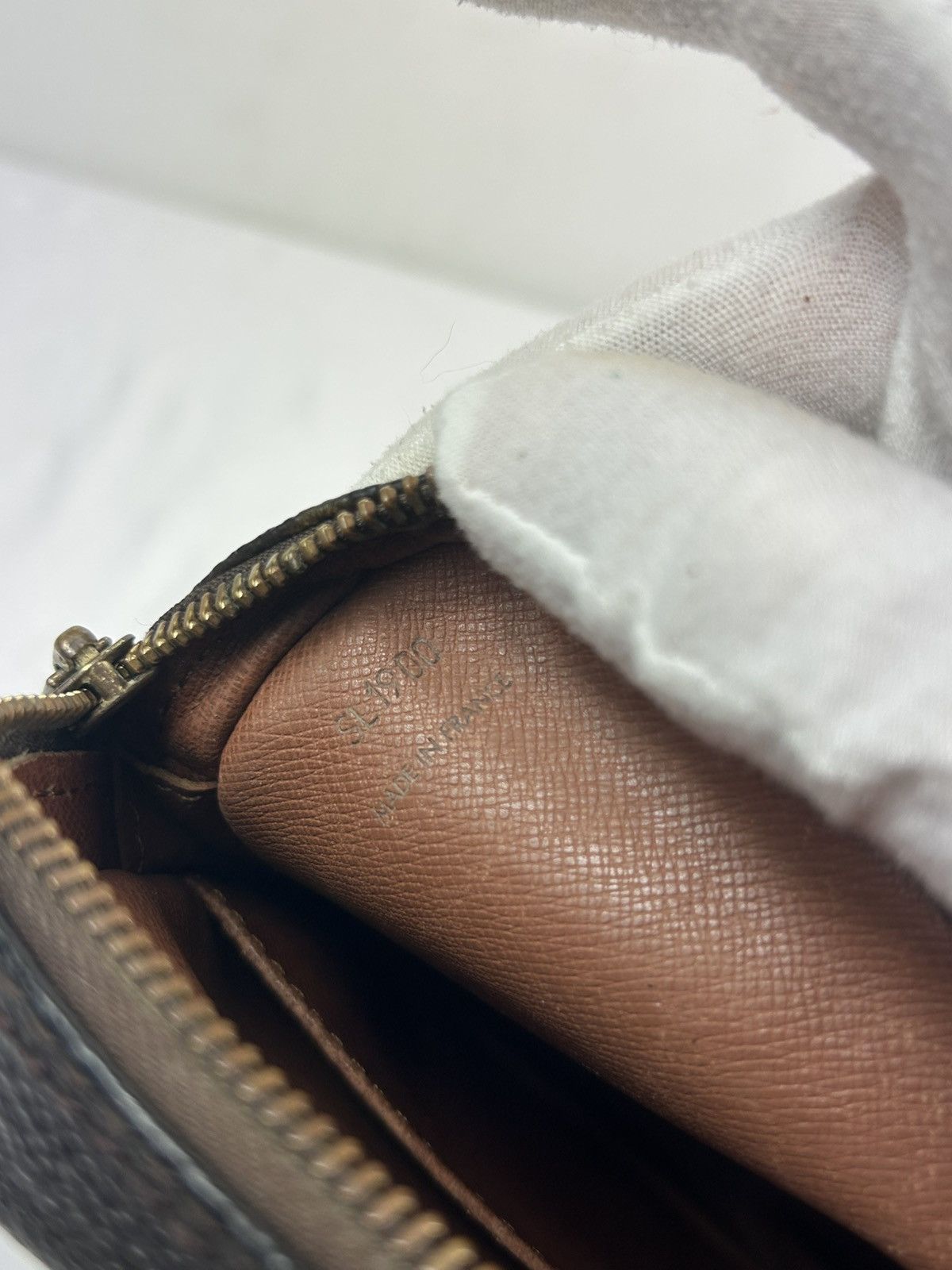 Louis Vuitton Louis Vuitton Monogram Crossbody Bag Size ONE SIZE - 8 Thumbnail