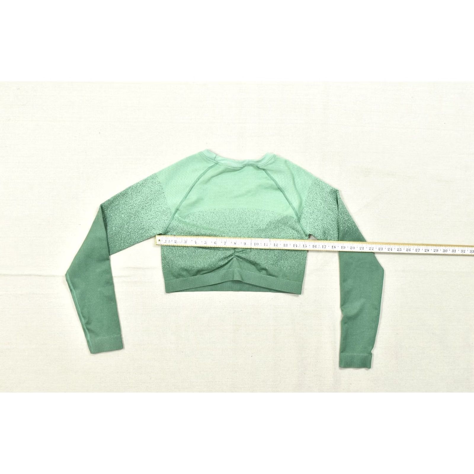 Gymshark Gymshark Adapt Marl Seamless Long Sleeve Crop Top Green Women's Size Small Shirt Cropped Womens Style 90s (if applicable) Size S / US 4 / IT 40 - 4 Thumbnail