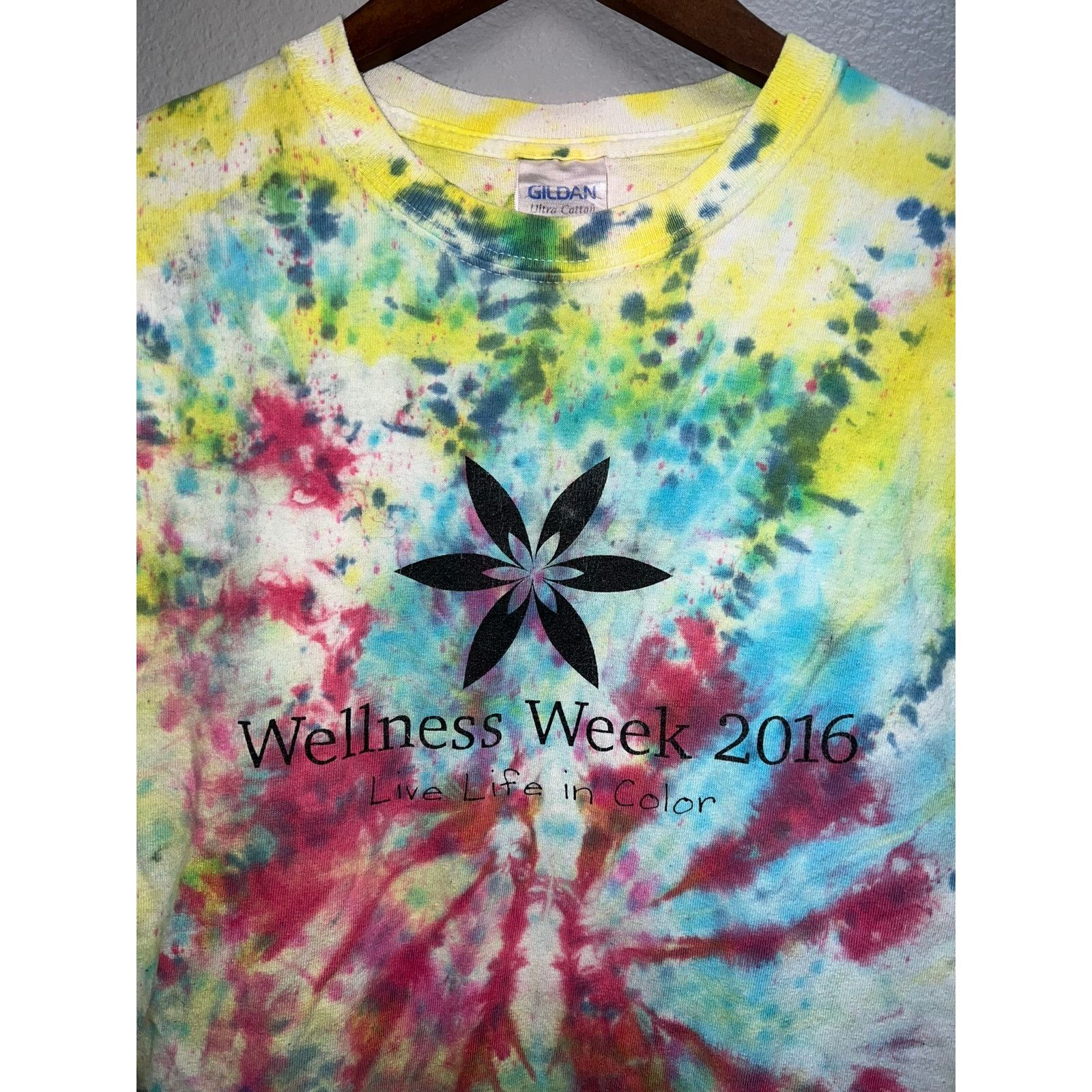 Gildan Wellness Week Shirt Live Life In Color Tie Dye Tee M CUSG Size US M / EU 48-50 / 2 - 2 Thumbnail