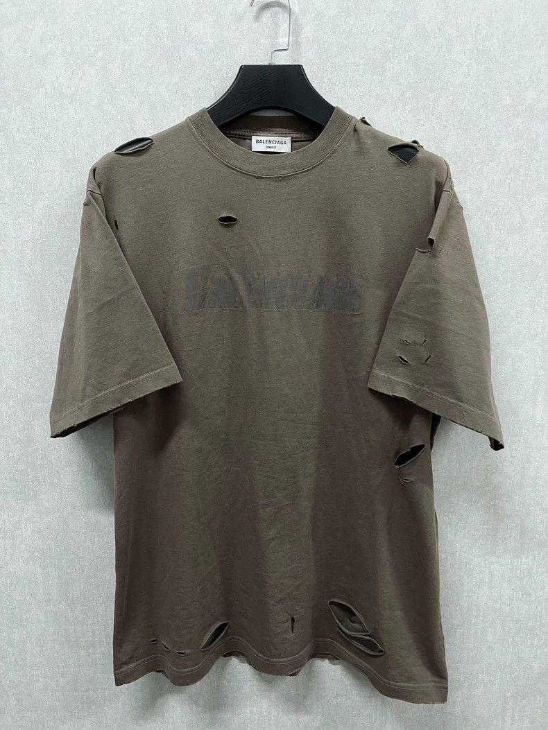 Balenciaga Balenciaga Brown big hole crack logo short sleeve Size US XXS / EU 40 - 1 Thumbnail