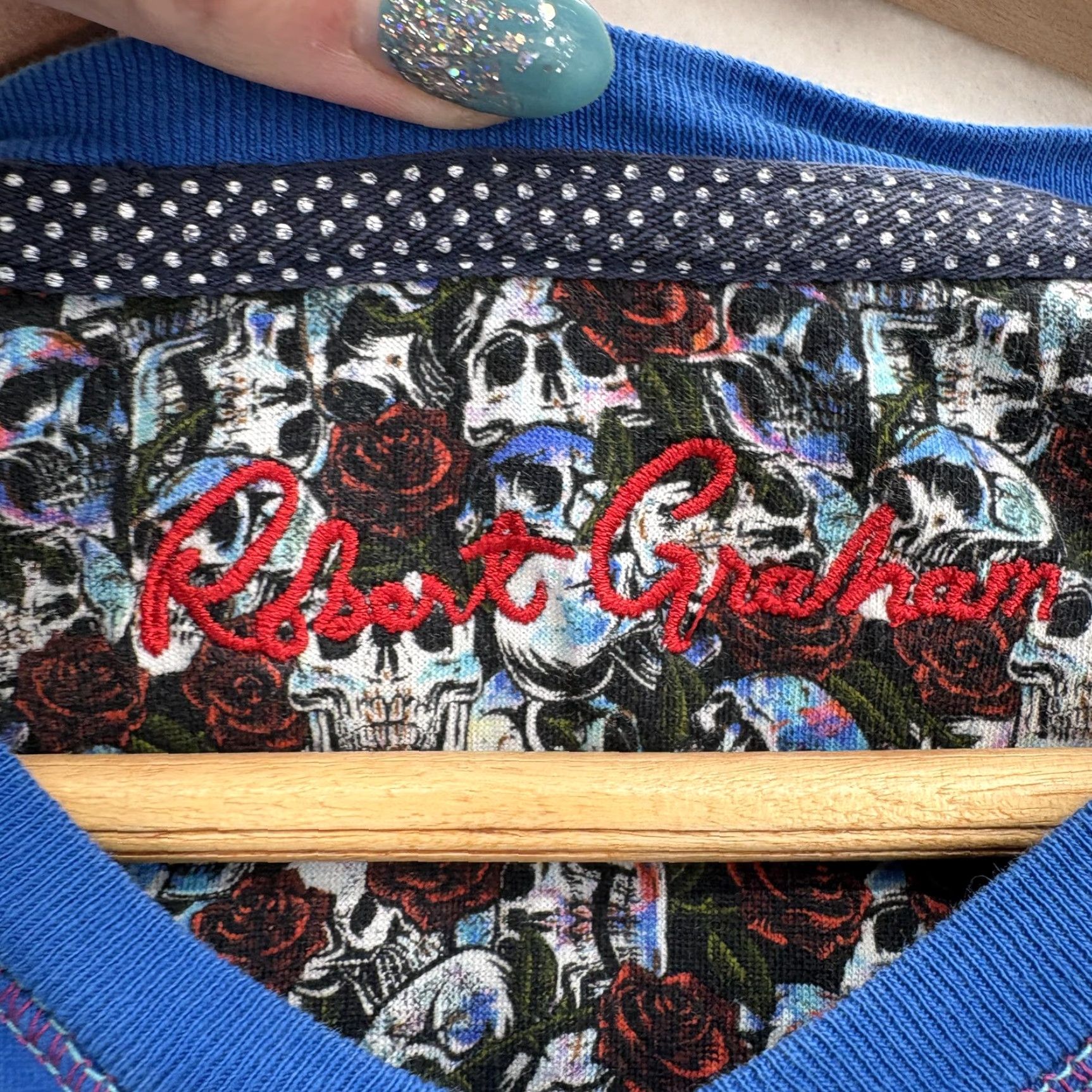 Robert Graham Robert Graham Shirt Mens M Blue Skull Crown V-Neck Classic Fit Cotton Tee Size US M / EU 48-50 / 2 - 4 Thumbnail
