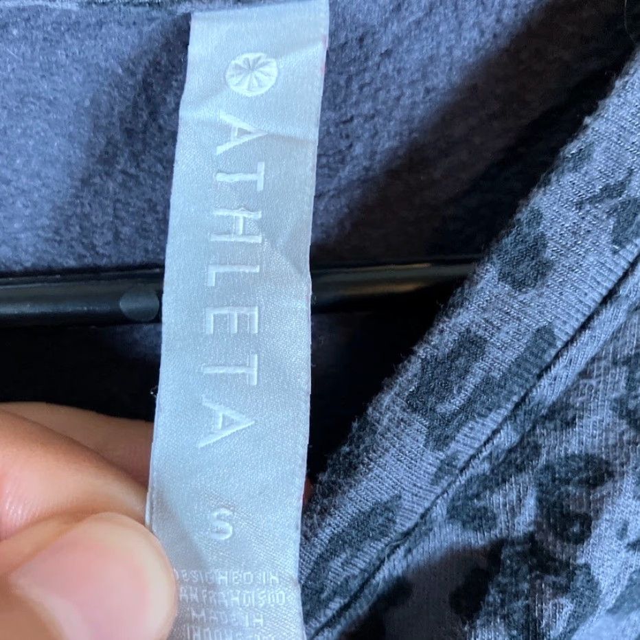 Athleta Athleta Womens Sweatshirt Gray Pure Luxe Leopard Crew Neck Pullover S Stretch Regular Long Sleeve Casual Lounge Athleisure Womens Size S / US 4 / IT 40 - 6 Thumbnail