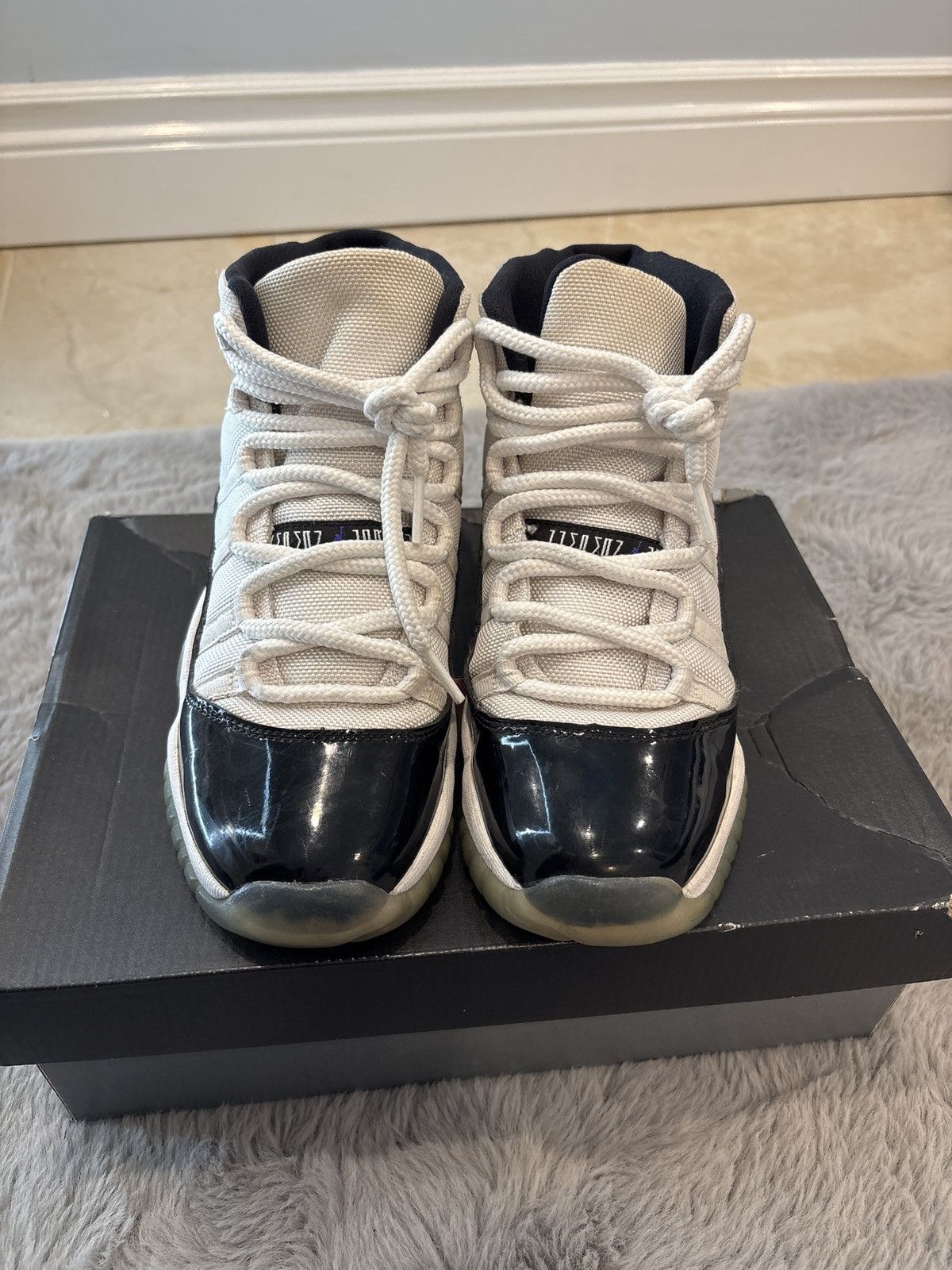 Jordan Brand × Nike Air Jordan 11 Retro GS Concord 2018 Size US 6.5 / EU 39-40 - 2 Thumbnail