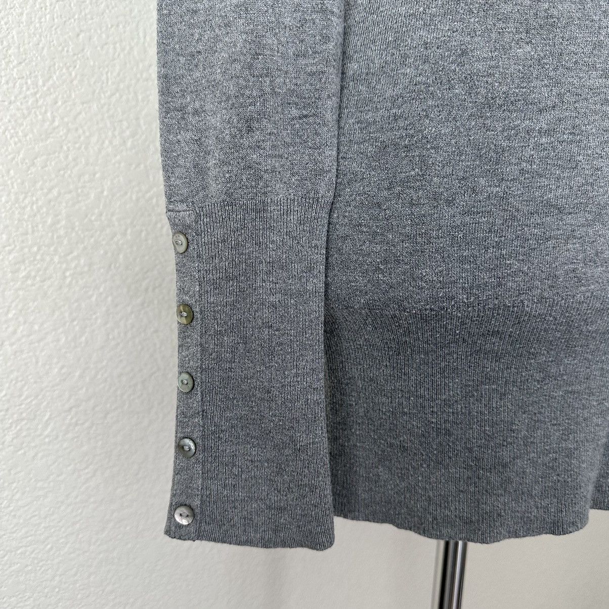 Zara Zara Gray V-neck Long Sleeves Button Cuffs Pullover Sweater Size M / US 6-8 / IT 42-44 - 5 Thumbnail