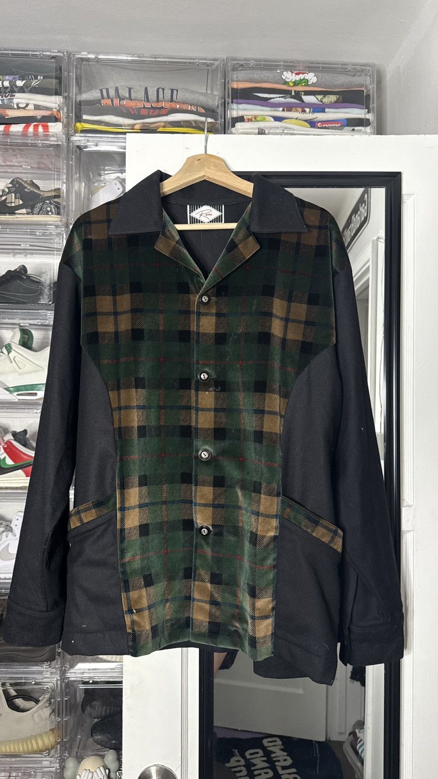 Vintage VINTAGE 1980’s Green and Black Plaid Velvet Button-Up Jacket Size US L / EU 52-54 / 3 - 1 Thumbnail
