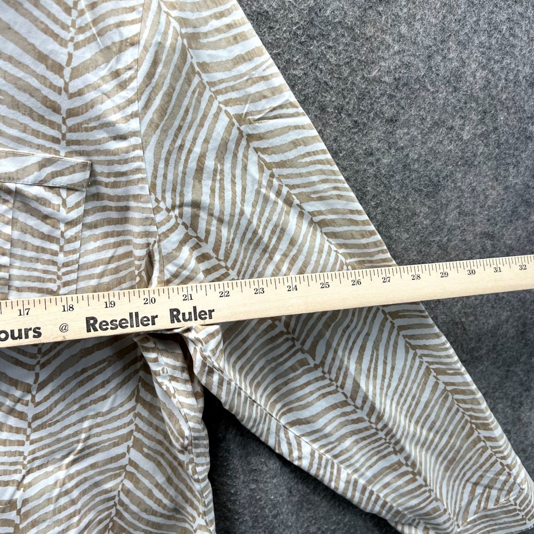 Vintage Chico's Shirt Womens 3 Beige White Button-Down Preppy Non-Iron Cotton Striped Shirt Womens 3 Beige White Button-Down Preppy Non-Iron Cotton Striped Size XS / US 0-2 / IT 36-38 - 3 Thumbnail