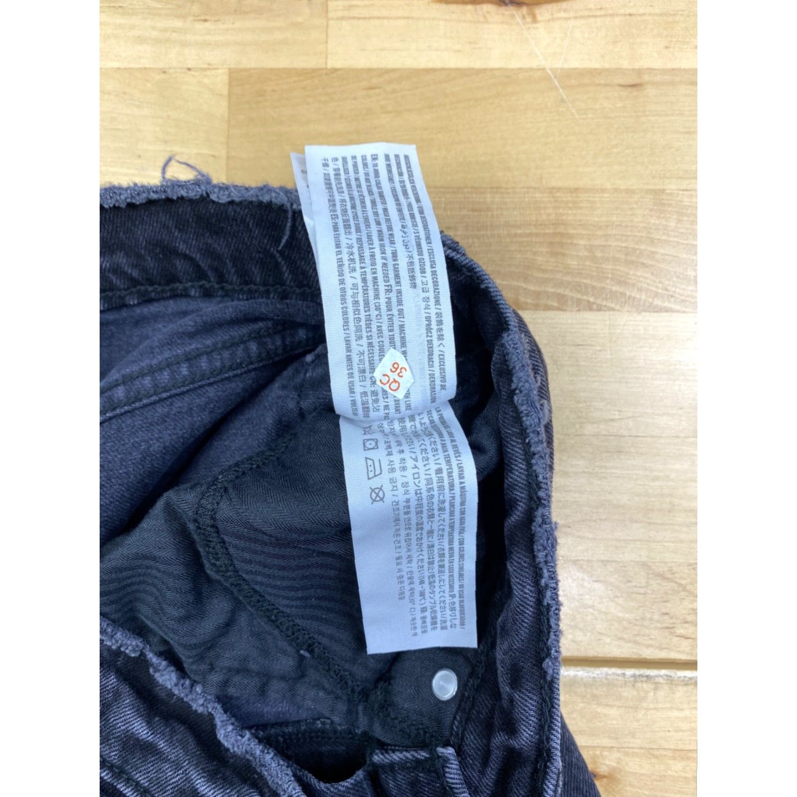 Abercrombie & Fitch Abercrombie & Fitch The Dad High Rise Jeans Womens XS 25/0 Black Denim 90s Grunge Pockets Distressed Straight Jeans Size 26" / US 2 / IT 38 - 7 Thumbnail