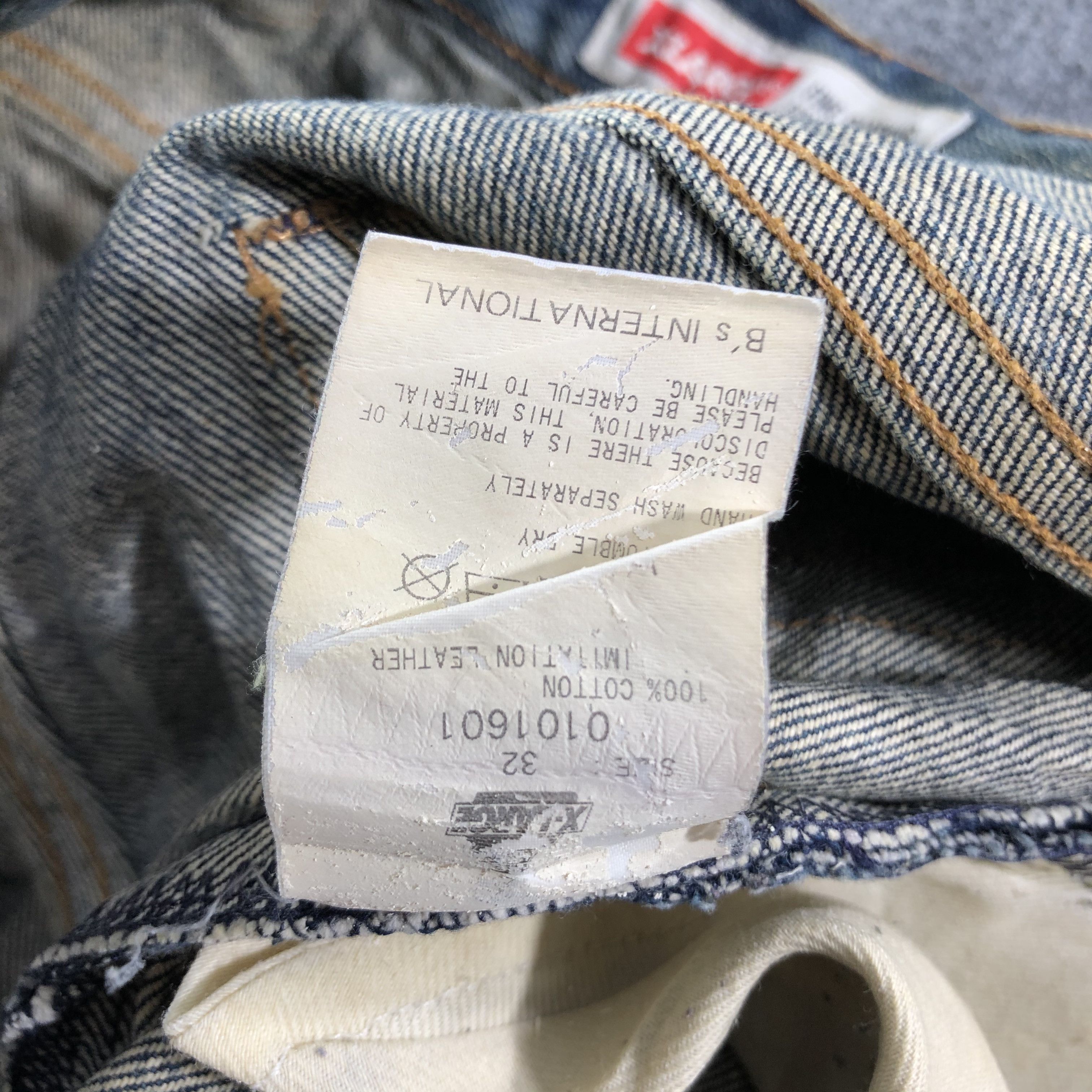Vintage Vintage Blue Wash XLarge Jeans-J3945 Size US 33 - 10 Thumbnail