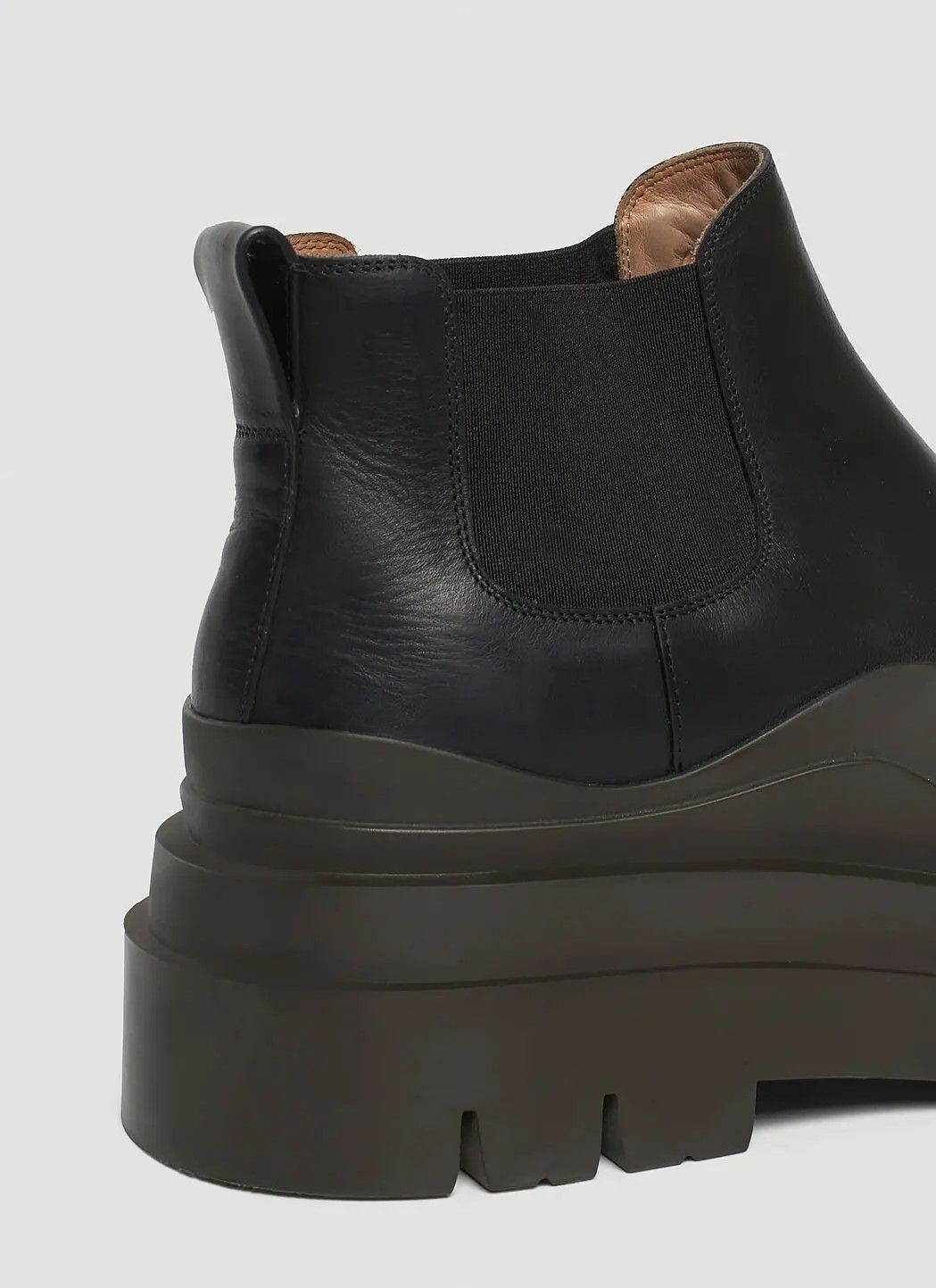Bottega Veneta o1w1db10425 Tire Chelsea Ankle Boots in Black Size US 6 / EU 39 - 5 Thumbnail