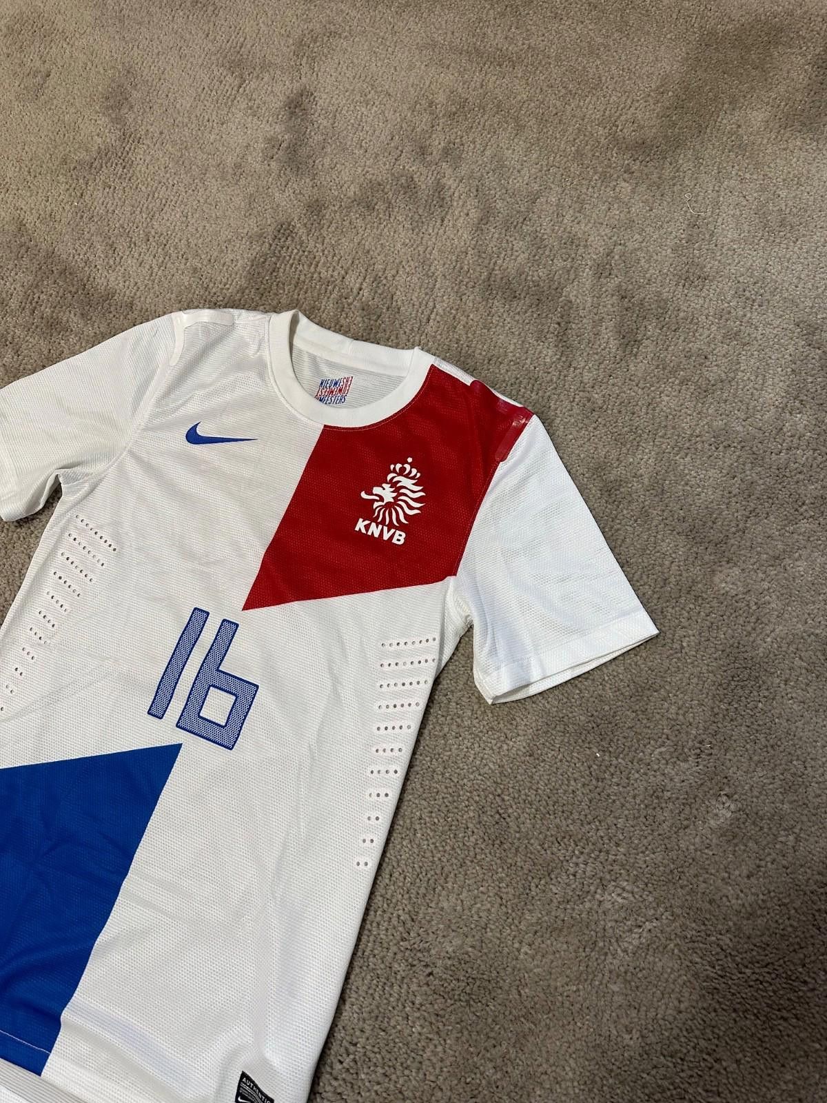 Nike NETHERLANDS 2013/14 VAN PERSIE FOOTBALL SHIRT SOCCER JERSEY Size US S / EU 44-46 / 1 - 2 Thumbnail