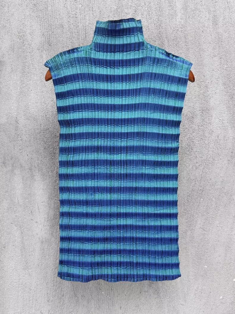 Issey Miyake Issey Miyake Blue and green gradient horizontal striped wa Size M / US 6-8 / IT 42-44 - 1 Thumbnail