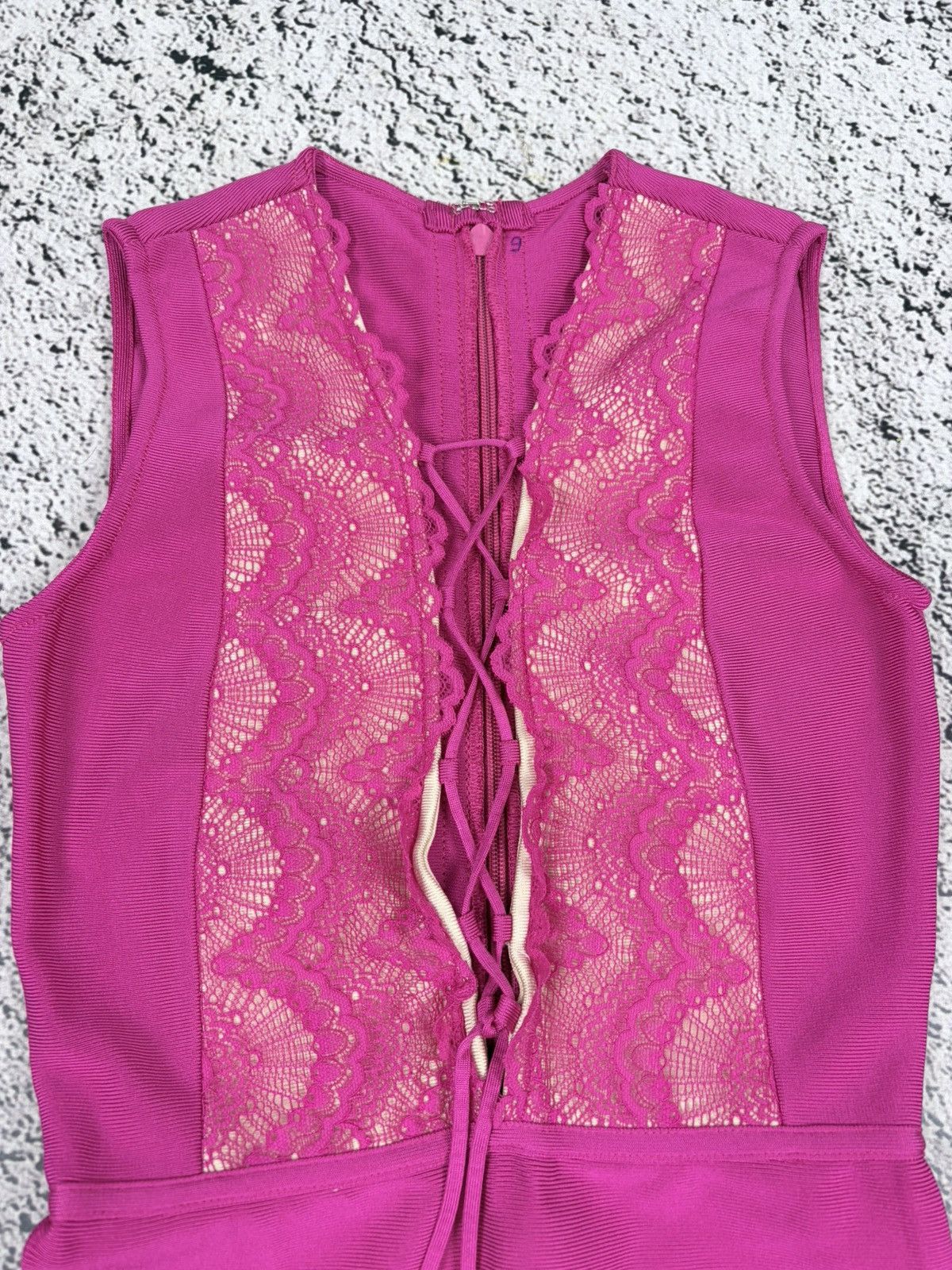Herve Leger Fuchsia Bandage Dress Herve S Size S / US 4 / IT 40 - 4 Thumbnail
