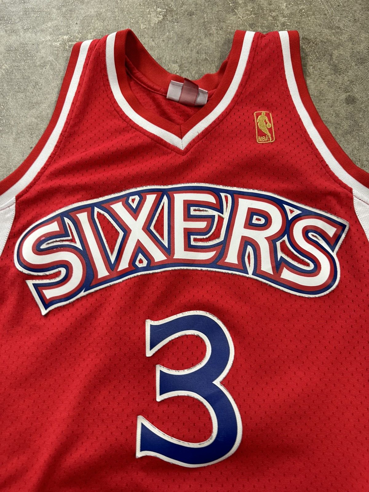 Mitchell & Ness Crazy Y2K Mitchell & Ness Allen Iverson Philadelphia Sixers Size US L / EU 52-54 / 3 - 5 Thumbnail
