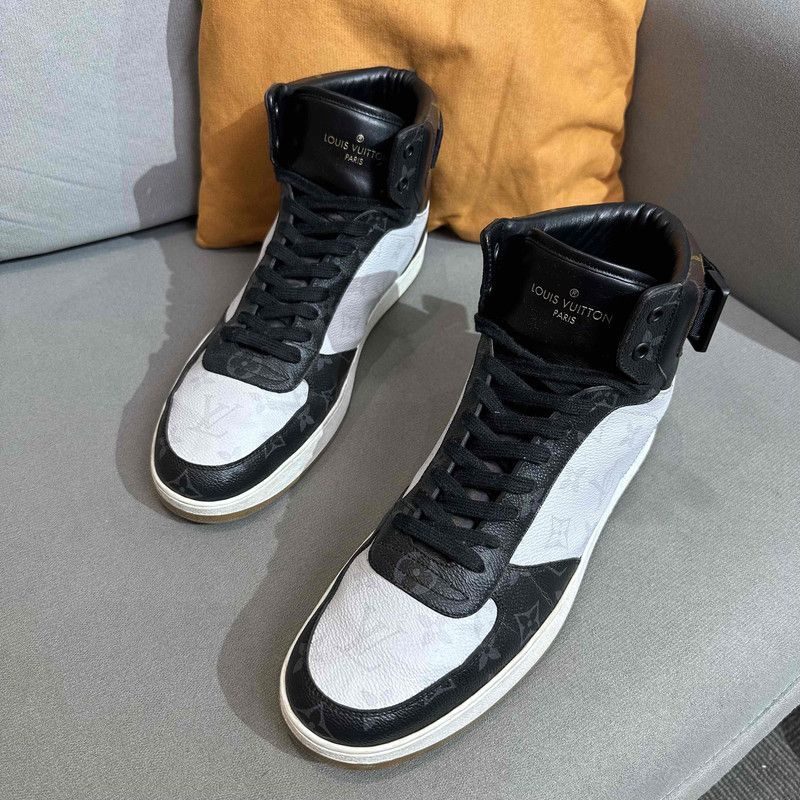 Louis Vuitton Rivoli High Top Fashion Sneakers 0079