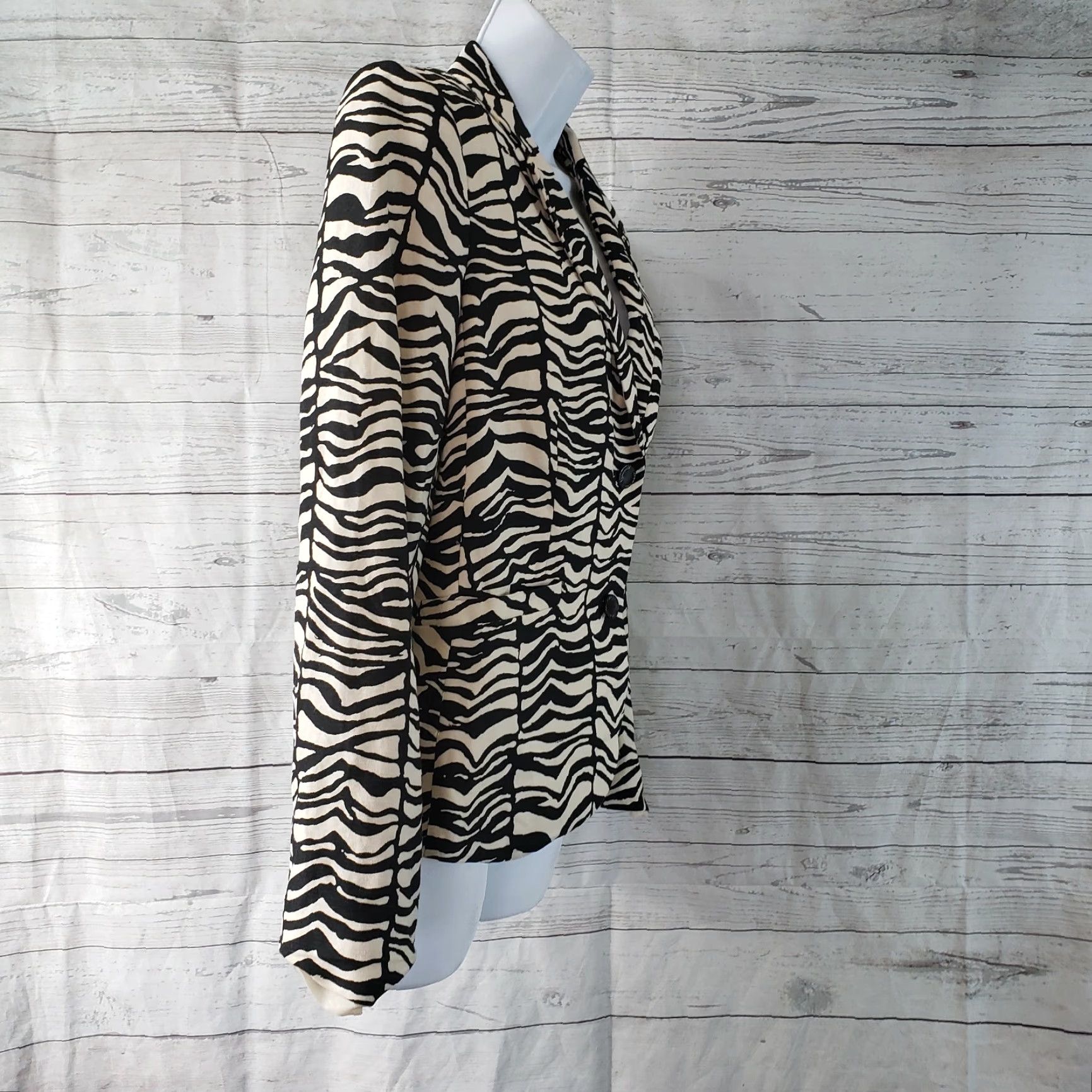 Calvin Klein Calvin Klein Blazer Womens Sz 10 Black Beige Animal Print Linen Blend 2 Button Size L / US 10 / IT 46 - 3 Thumbnail