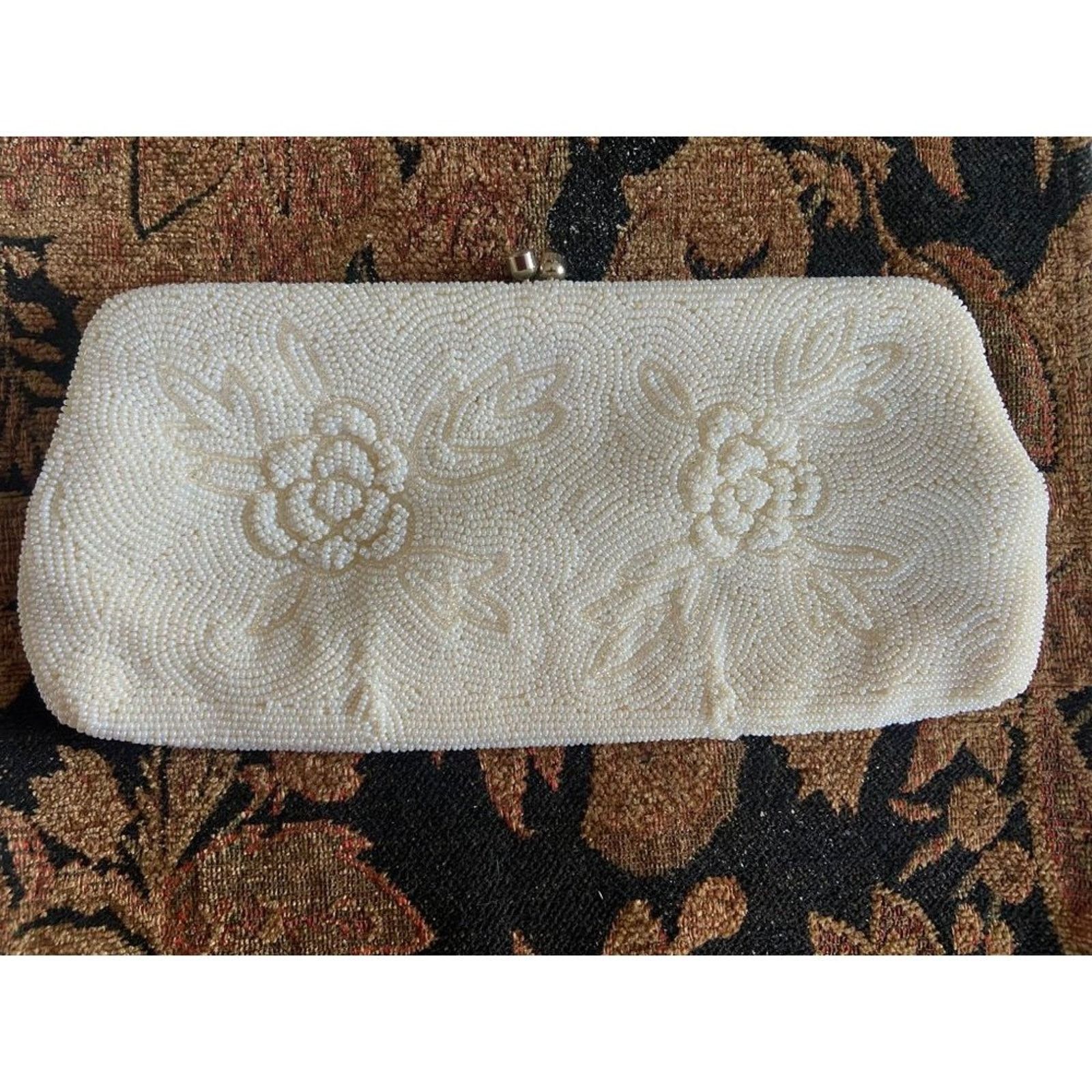 Vintage Vintage Bonwit Teller Beaded Beautiful Clutch Handbag Size ONE SIZE - 2 Thumbnail