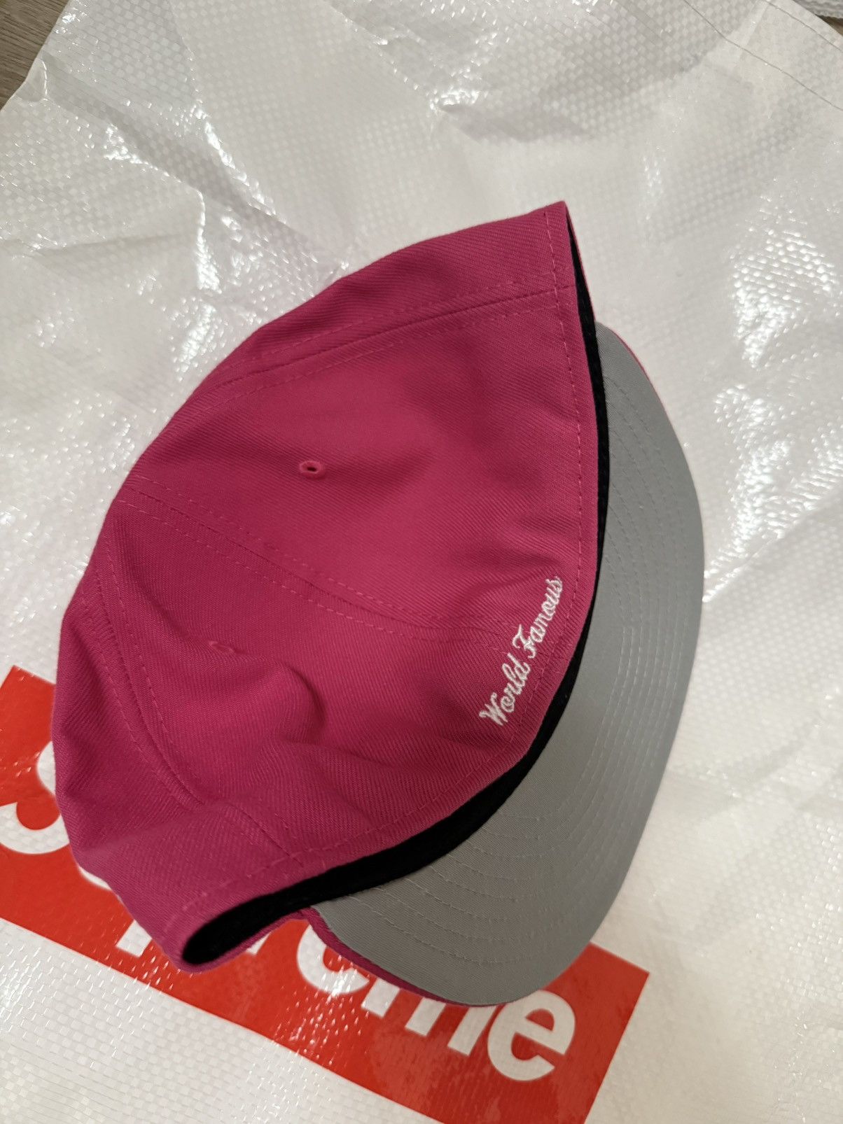 Supreme New Era Breast Cancer Awareness Box Logo Fitted Size ONE SIZE - 2 Thumbnail