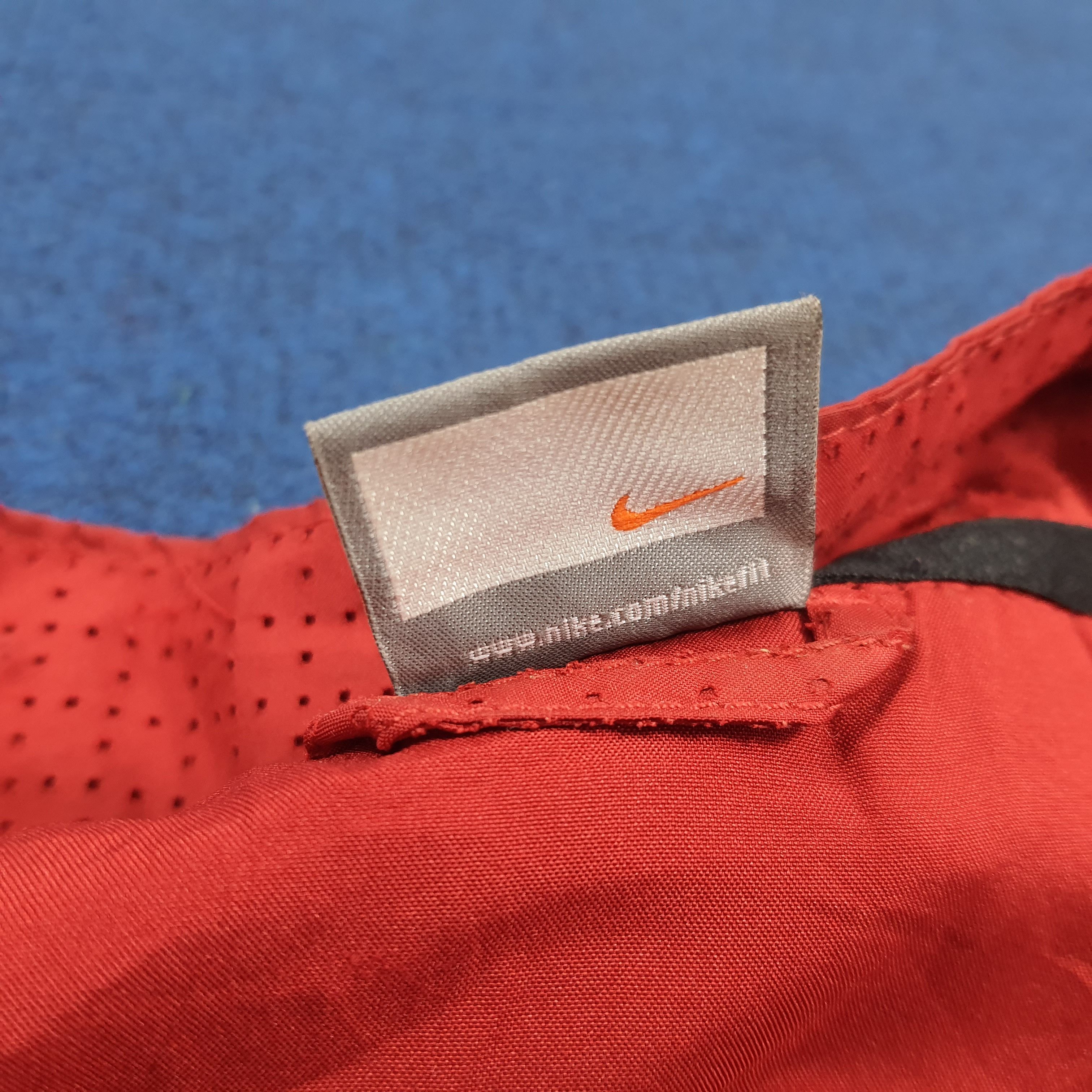 Nike Y2K Manchester United Nike AIG Training Shell Jacket C302N15 Size US S / EU 44-46 / 1 - 7 Thumbnail