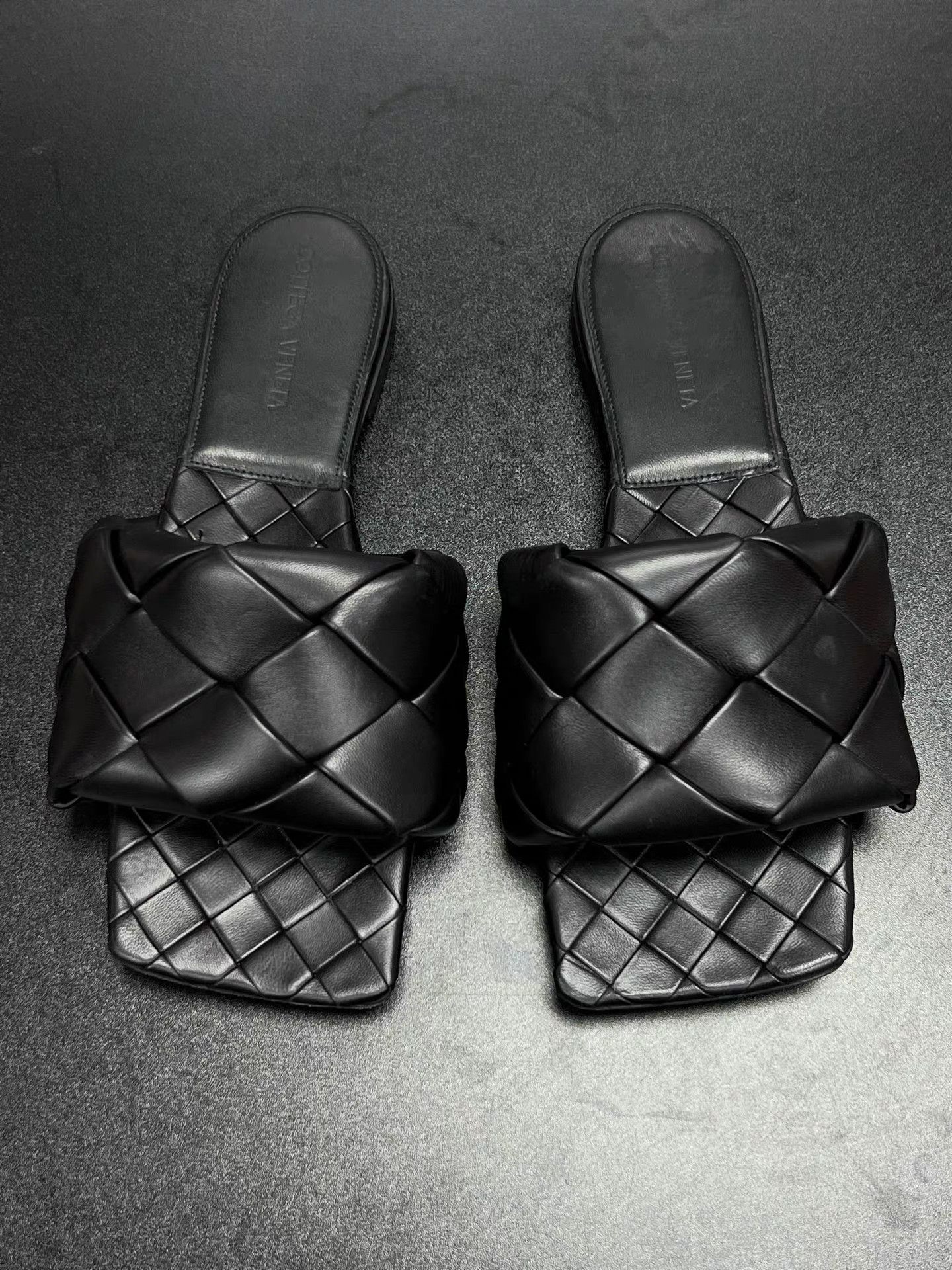 Bottega Veneta Bottega Veneta Lido Slide Sandals K15 Size US 6.5 / IT 36.5 - 3 Thumbnail