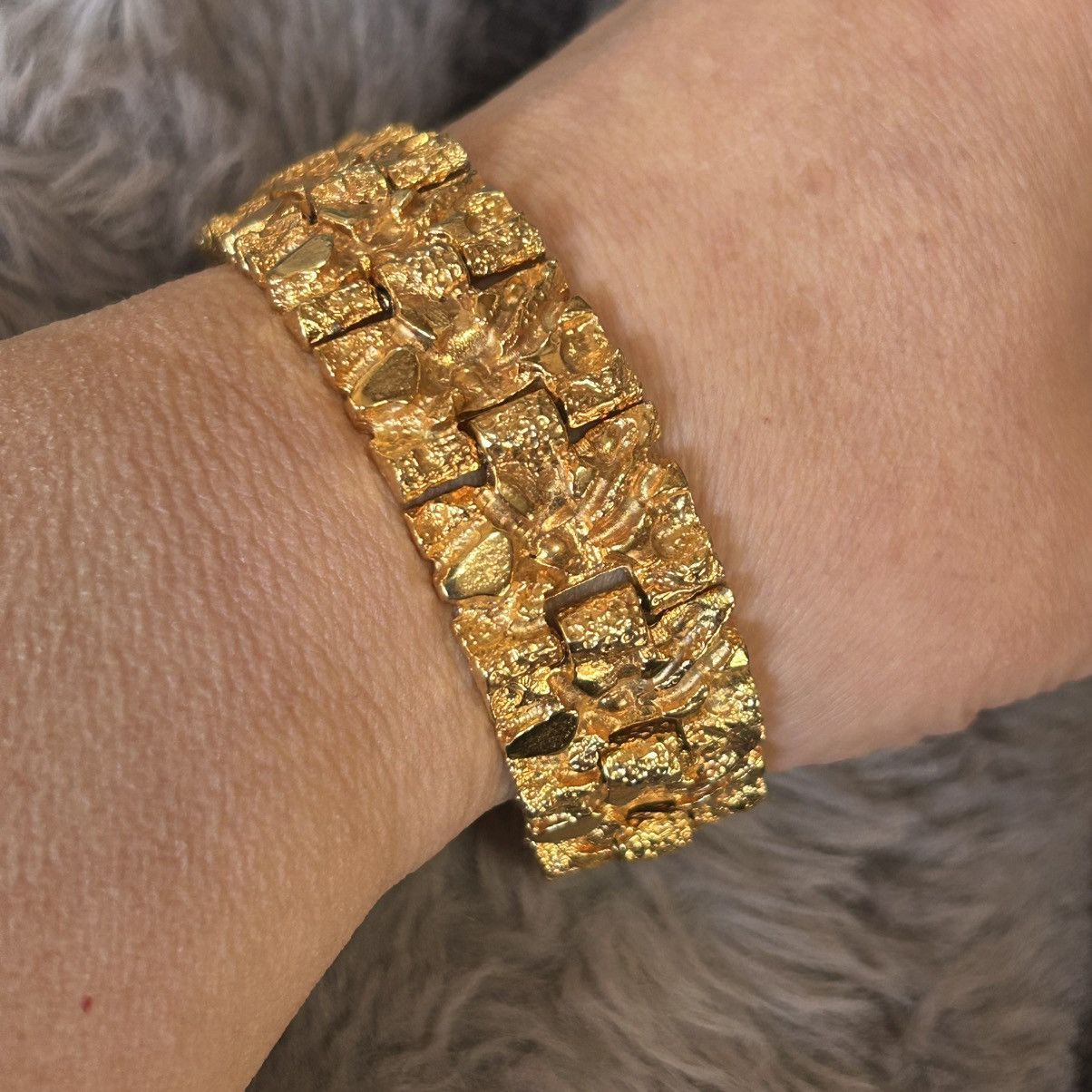 Vintage Vintage 70s-80s wide gold nugget unisex bracelet Size ONE SIZE - 2 Thumbnail