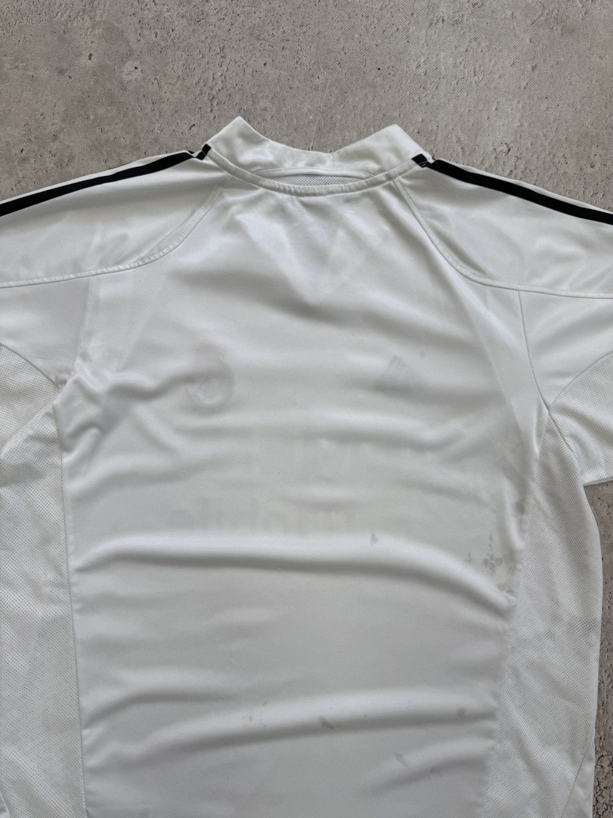 Adidas BLOCKCORE💯💯Adidas Y2K Real Madrid 2004-05 Home jersey Size US L / EU 52-54 / 3 - 12 Thumbnail