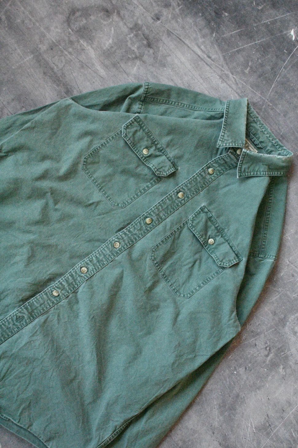 L.L. Bean Vintage LL Bean Button-down Long-Sleeve Shirt (L-Tall) Size US L / EU 52-54 / 3 - 4 Thumbnail