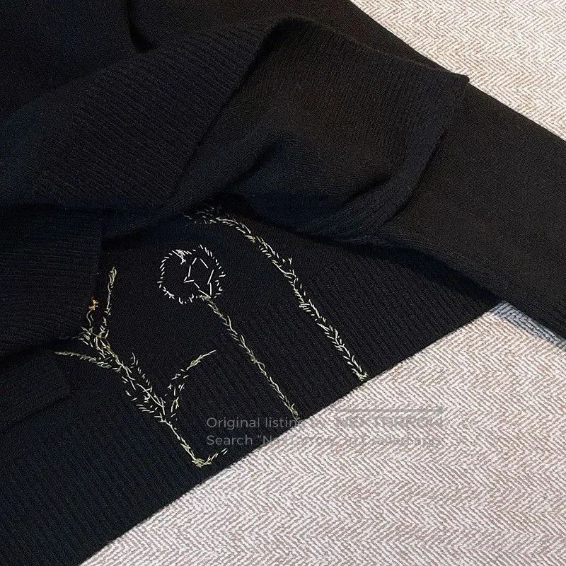Valentino Valentino Sequin Embroidered Cashmere Sweater. Size US XS / EU 42 / 0 - 6 Thumbnail