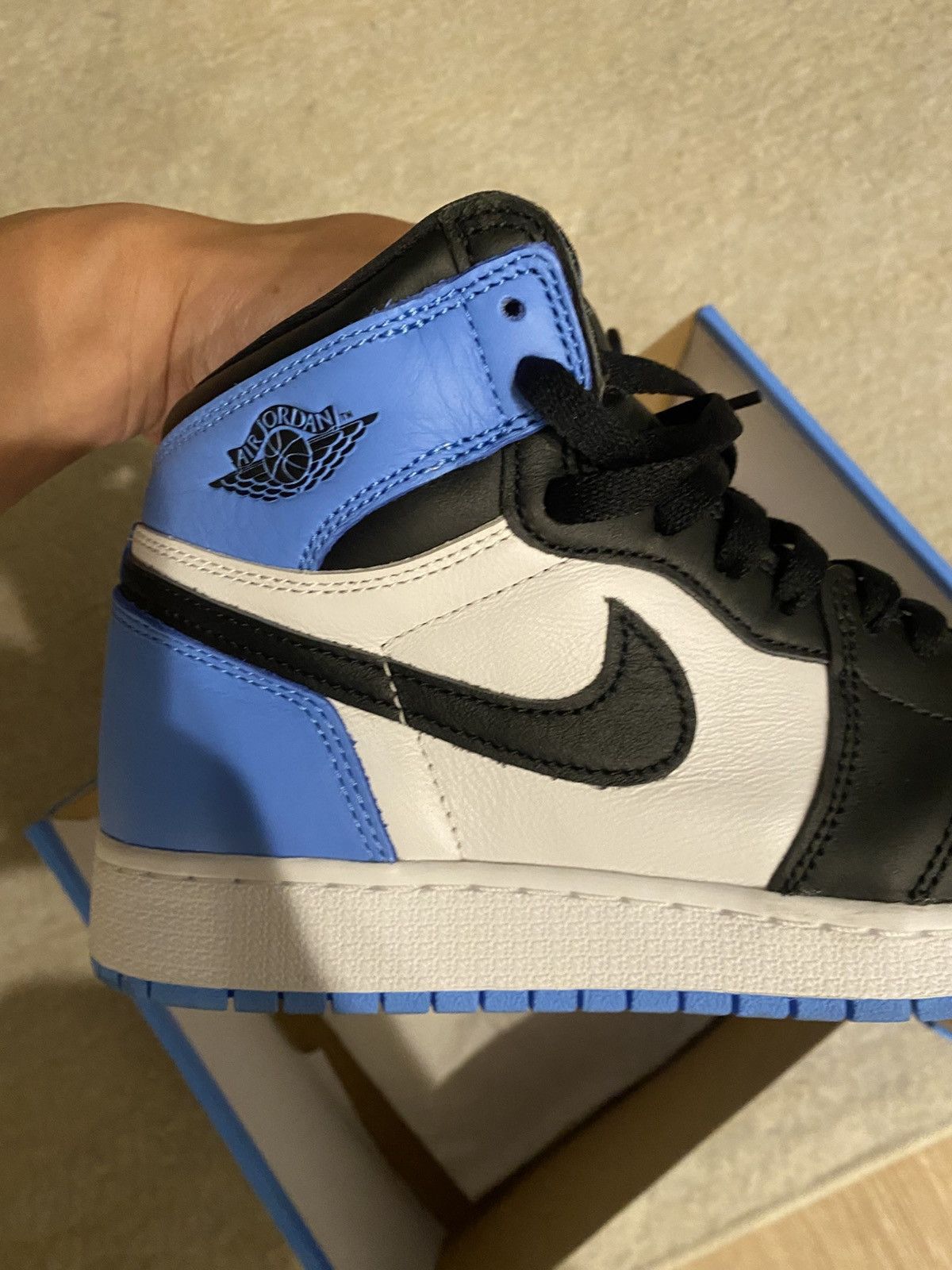 Jordan Brand × Nike Jordan 1 UNC GS 6Y Size US 6 / EU 39 - 5 Thumbnail