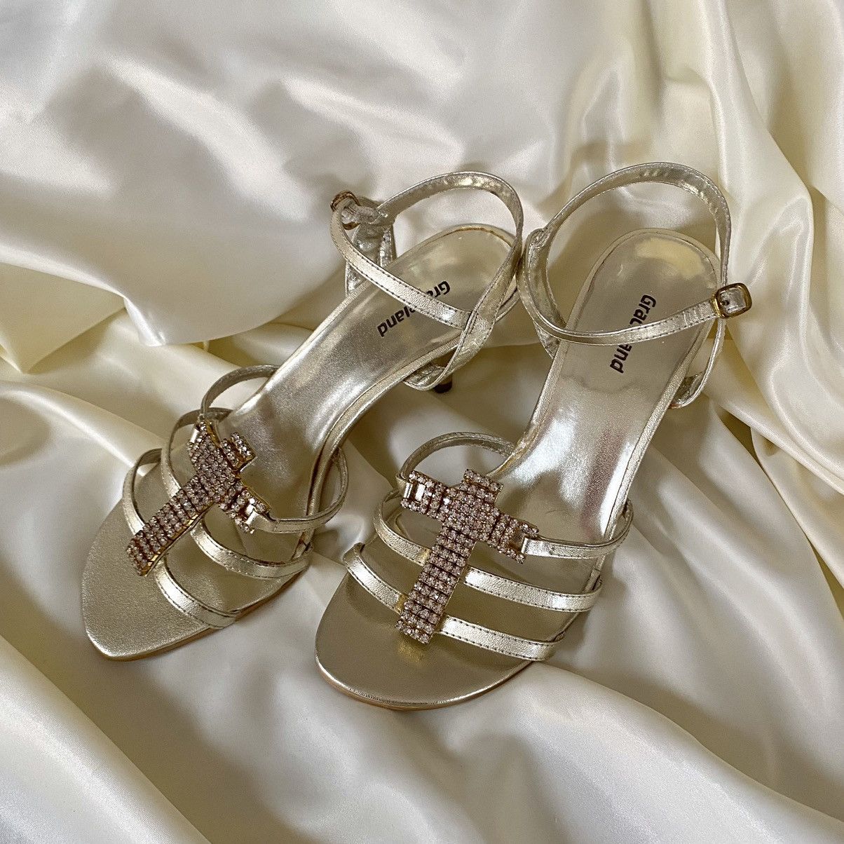 Vintage Vintage gold kitten heels with crosses Size US 6.5 / IT 36.5 - 2 Thumbnail