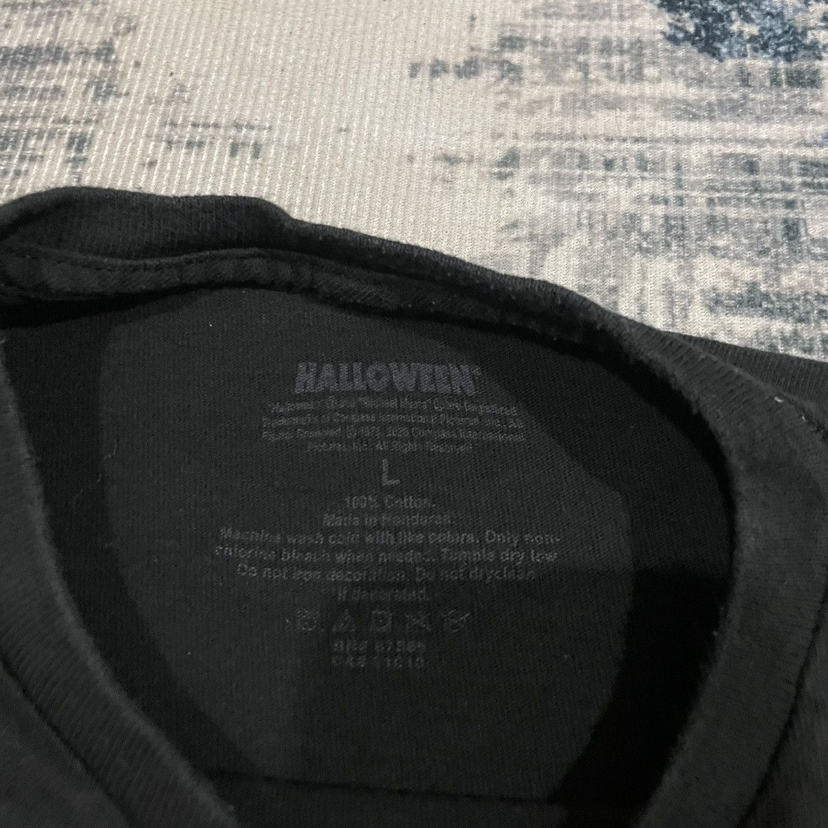 Vintage Halloween Michael Myers "The Boogeyman" graphic t-shirt Size US L / EU 52-54 / 3 - 5 Thumbnail