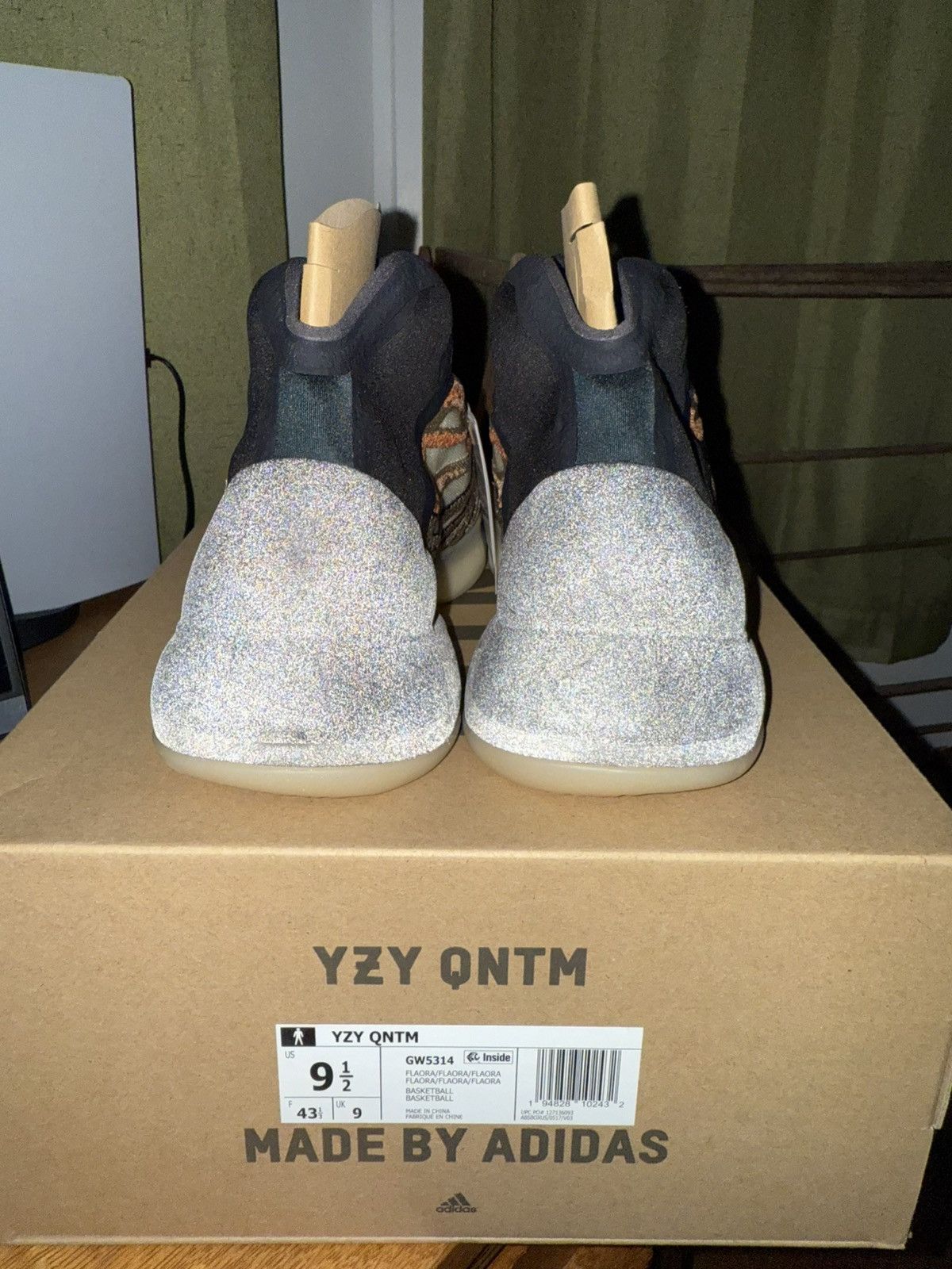 Adidas × Yeezy Size 9.5 — Adidas Yeezy Qntm Flash Orange (DS) Size US 9.5 / EU 42-43 - 4 Thumbnail