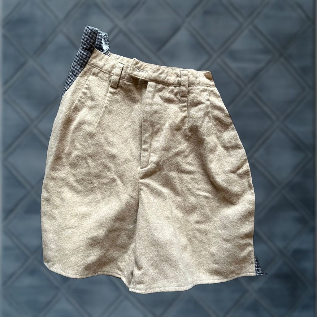 Banana Republic VINTAGE Banana Republic Wool Cashmere Shorts Short Women's 0 Tan Brown Workwear 2004 Y2K Vintage Preppy Size 25" / US 0 / IT 36 - 1 Thumbnail