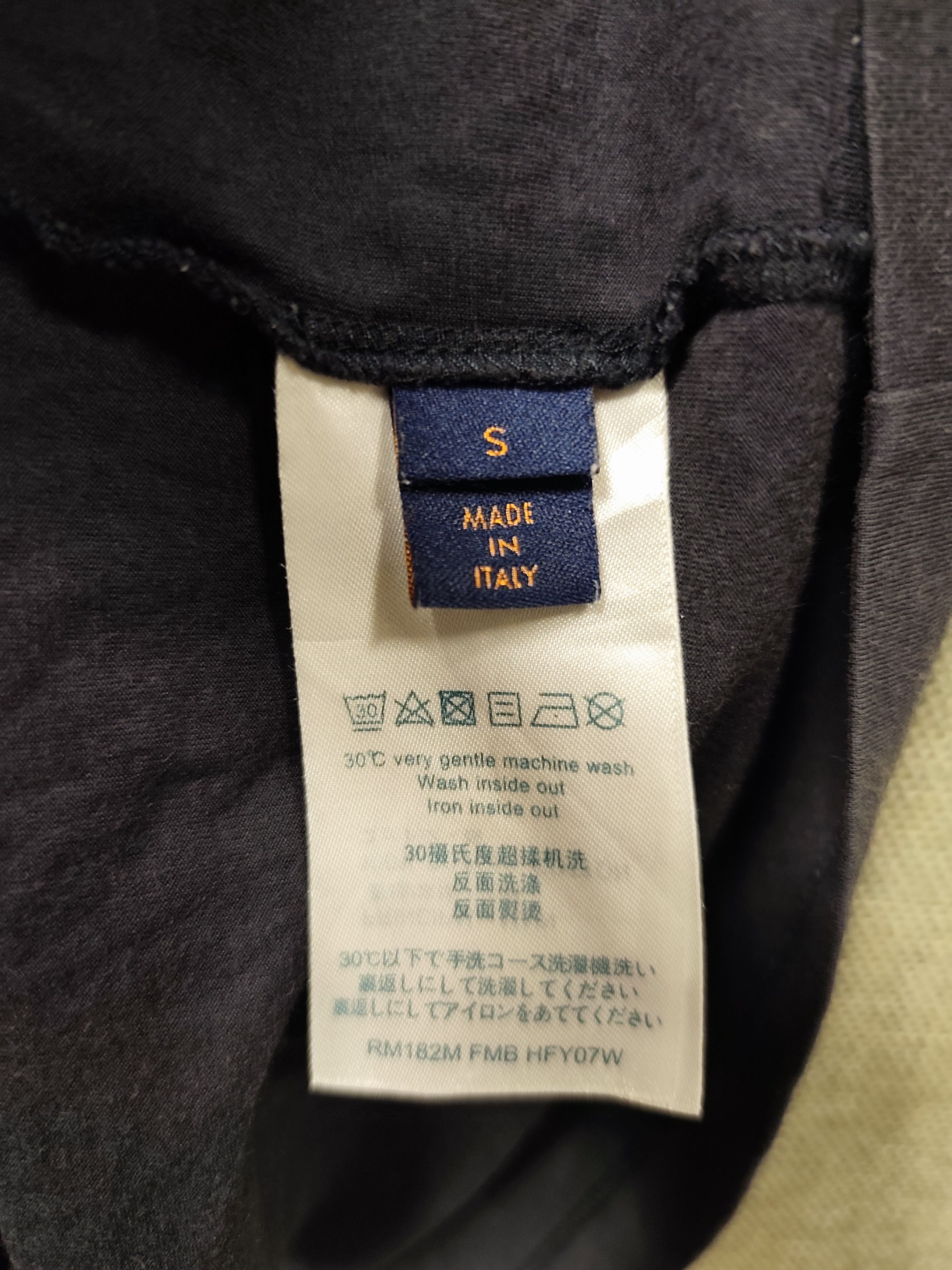 Louis Vuitton Louis Vuitton Upside Down Logo Pocket Tee Size US L / EU 52-54 / 3 - 9 Thumbnail