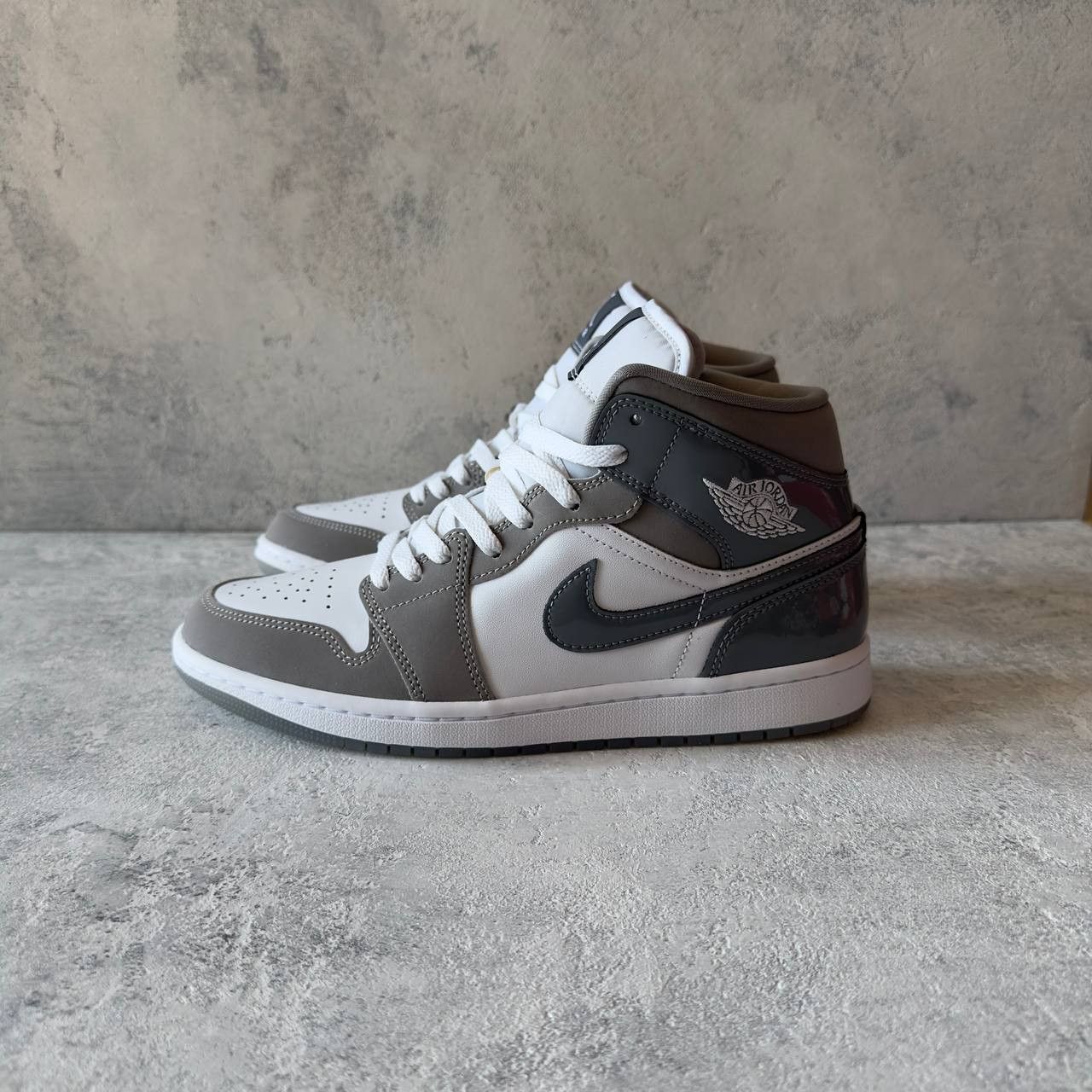 Jordan Brand Air Jordan 1 Mid 'Cool Grey' HF3216-100 Size 42 Size US 8.5 / EU 41-42 - 4 Thumbnail