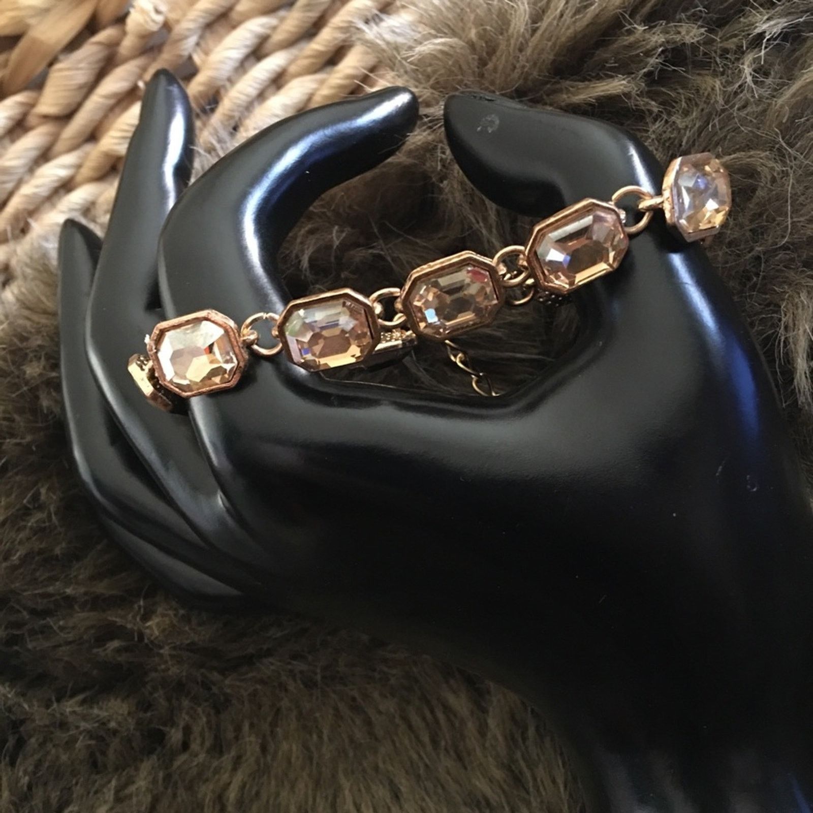 Jewelry Gold tone faceted glass gold tone link bracelet Size ONE SIZE - 1 Thumbnail