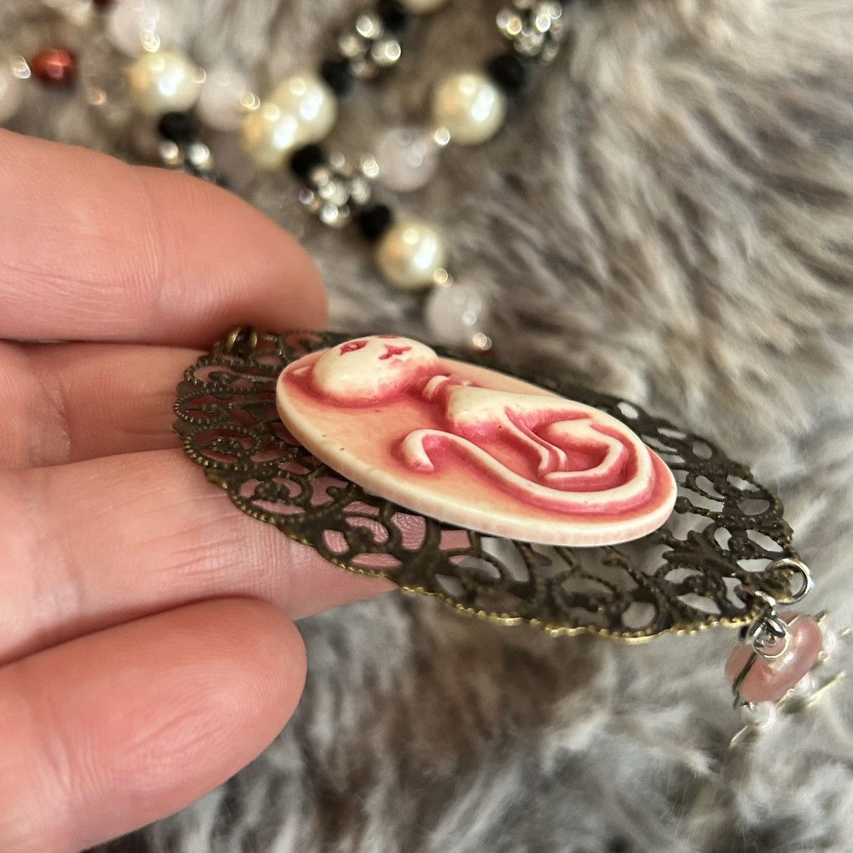 Handmade Handcrafted pretty kitty cameo quartz honora pearl necklace Size ONE SIZE - 9 Thumbnail