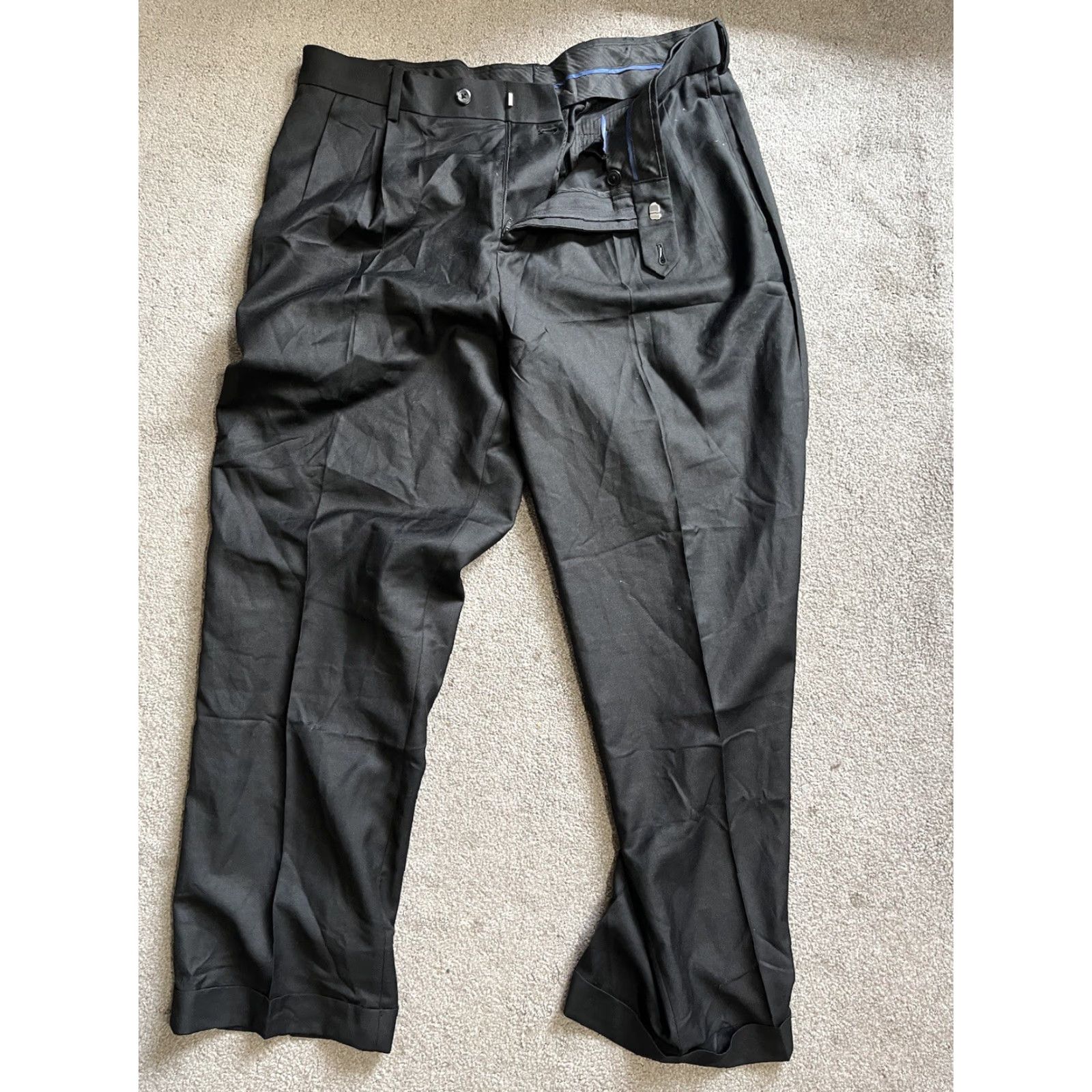 Croft & Barrow Croft & Barrow Pants Mens 36x29 Black Relaxed Fit Pleated Front Trousers Solid Pants Men 36 Black Relaxed Pockets Khakis 90s? Size US 36 / EU 52 - 2 Thumbnail