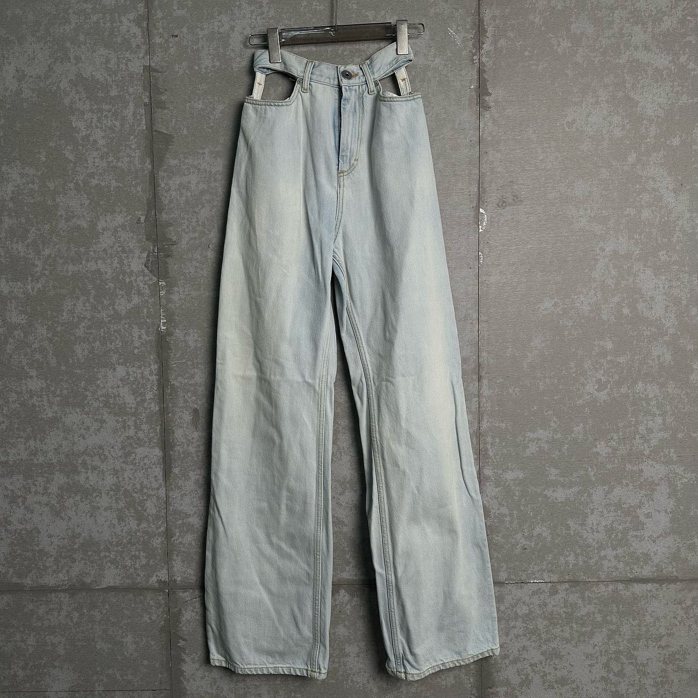 Maison Margiela Maison Margiela Cut-Out Waist Jeans Size 36 Size 25" / US 0 / IT 36 - 1 Thumbnail