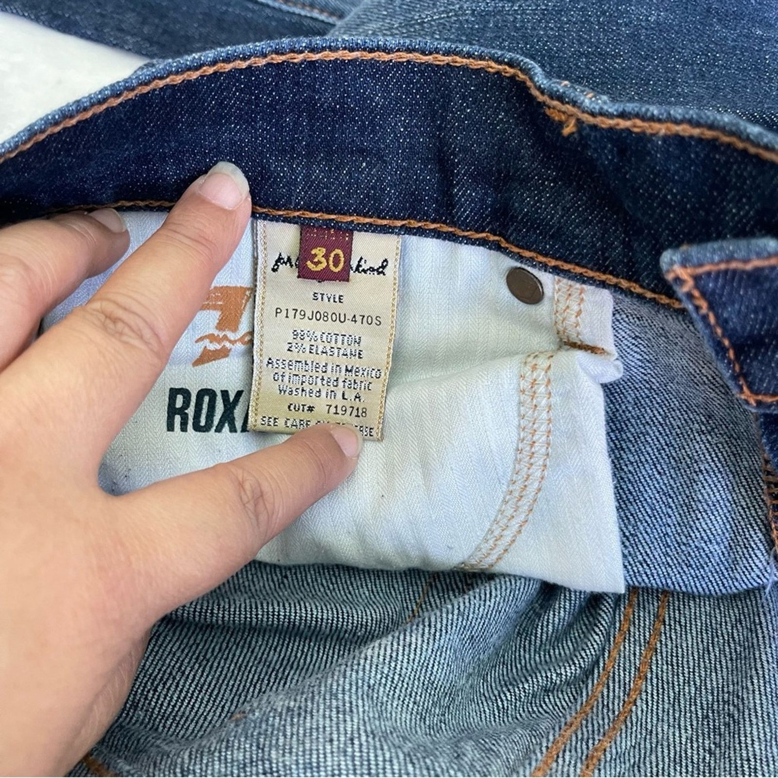 7 For All Mankind 7 For All Mankind Roxanne MidRise Slim Ankle Jean Dark Rinse Size 30" / US 8 / IT 44 - 5 Thumbnail