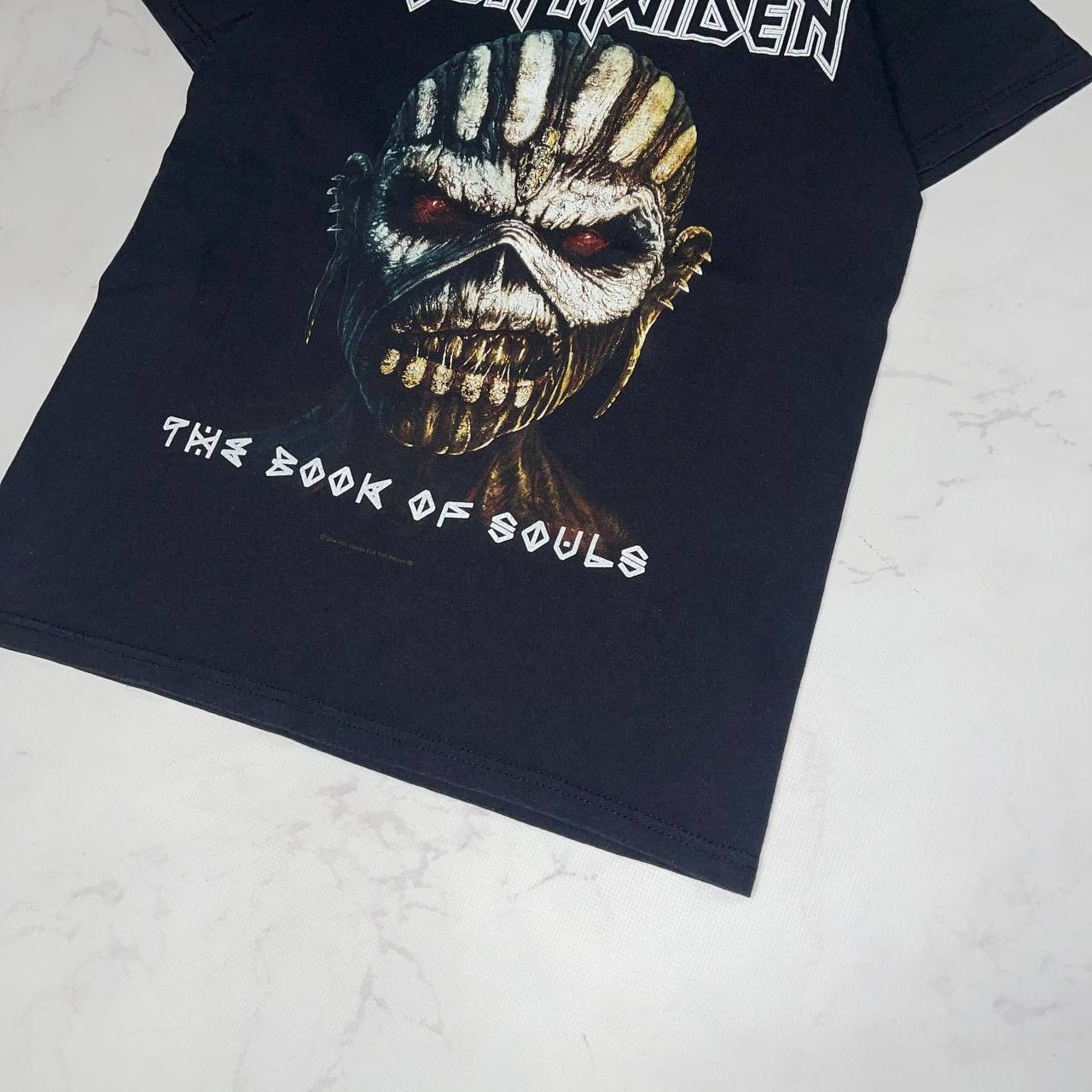 Vintage Vintage X Band Tees X Iron Maiden The Book Of Souls Tour Tee Size US S / EU 44-46 / 1 - 10 Thumbnail