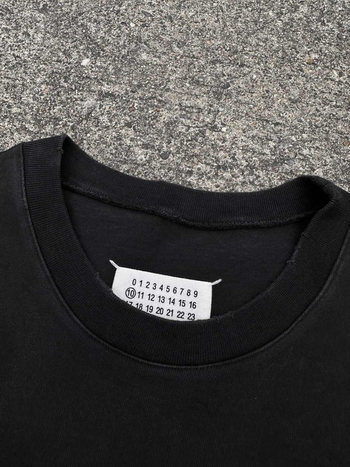 Maison Margiela Maison Margiela FW19 Ripped Pocket Damage Tee Size US L / EU 52-54 / 3 - 4 Thumbnail
