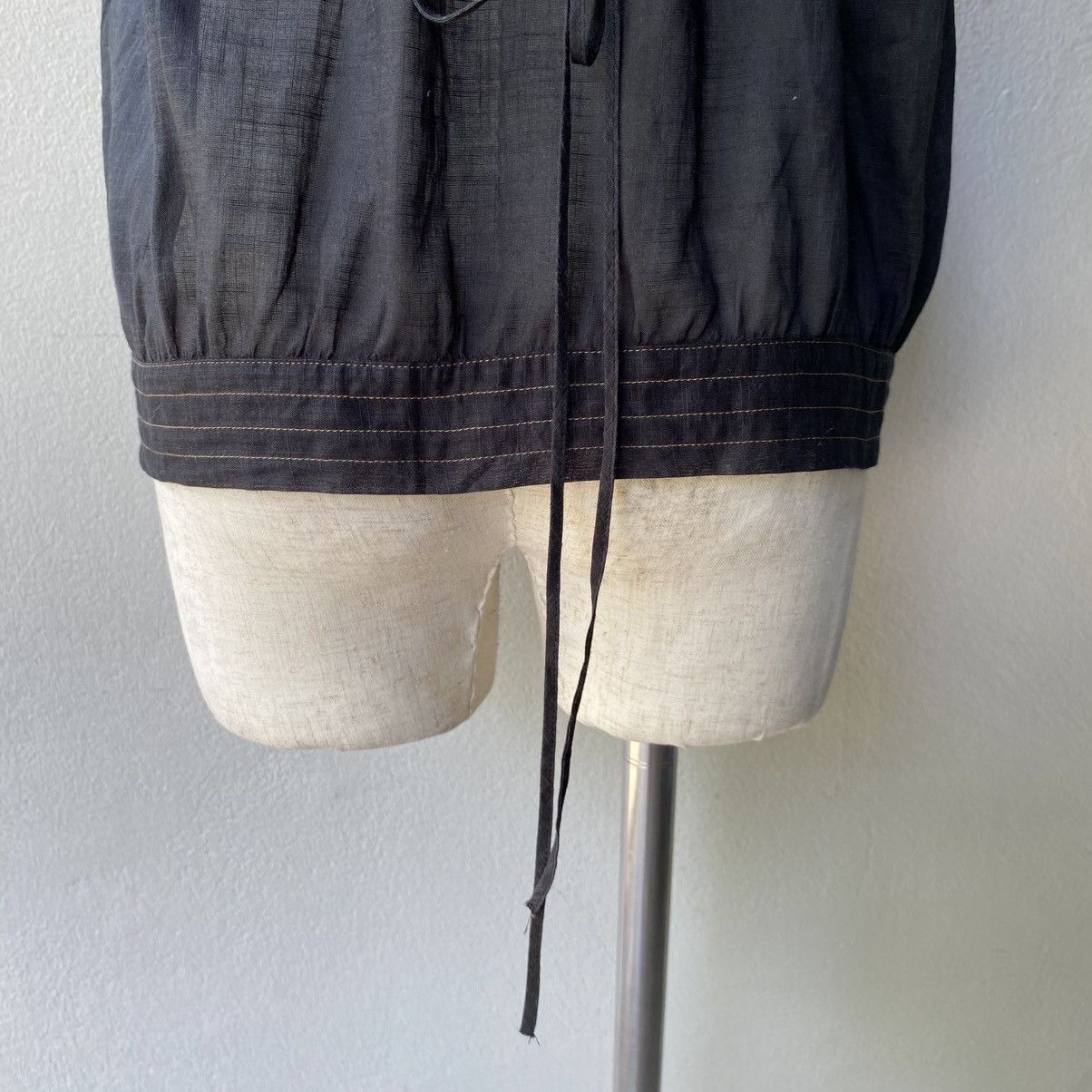 Kenzo Kenzo Black Sleeveless Blouse with Gold Embroidery Size M / US 6-8 / IT 42-44 - 14 Thumbnail